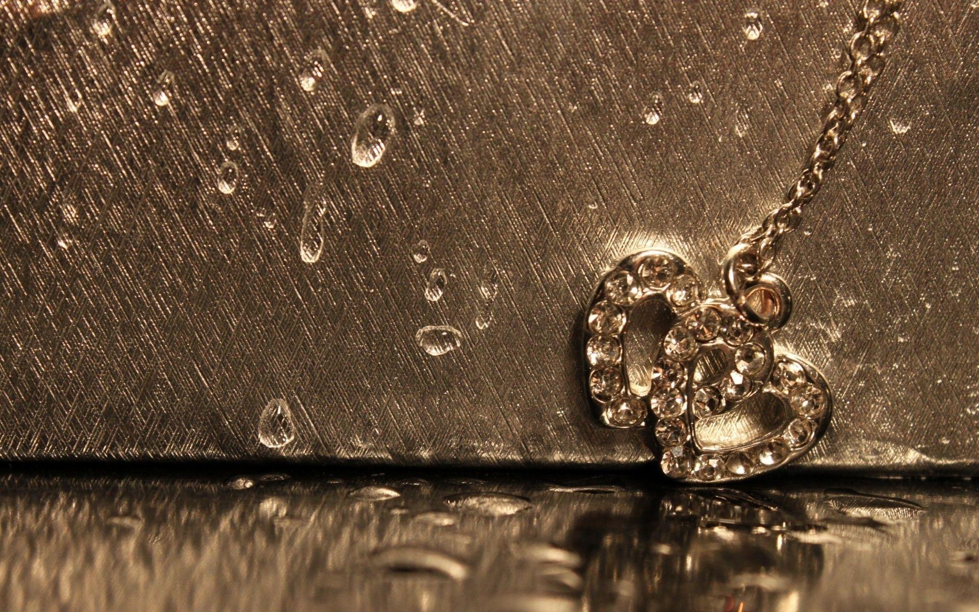 1920x1200 Romantic Rain In Golden Heart Background HD Wallpaper