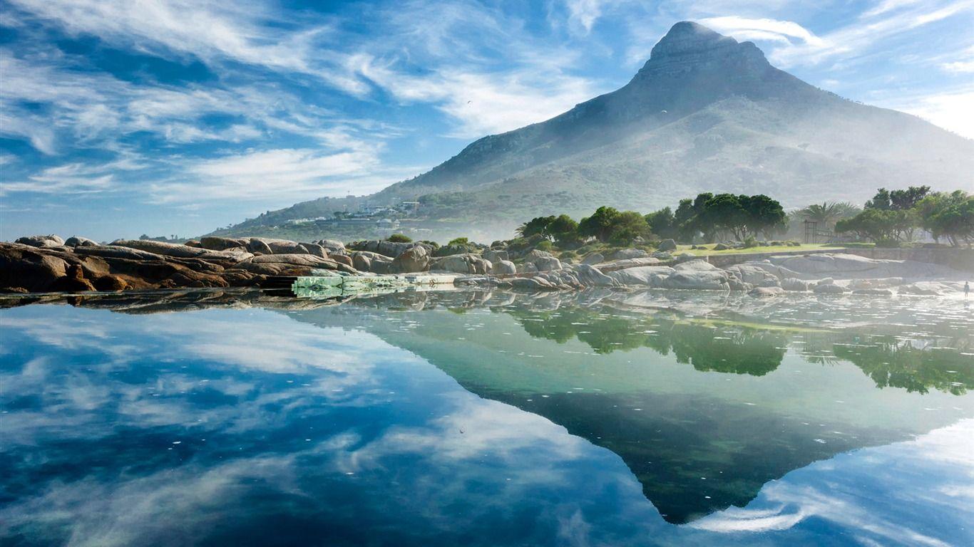 1366x768 Cape Town South Africa Lion Head Windows 10 HD Wallpaper