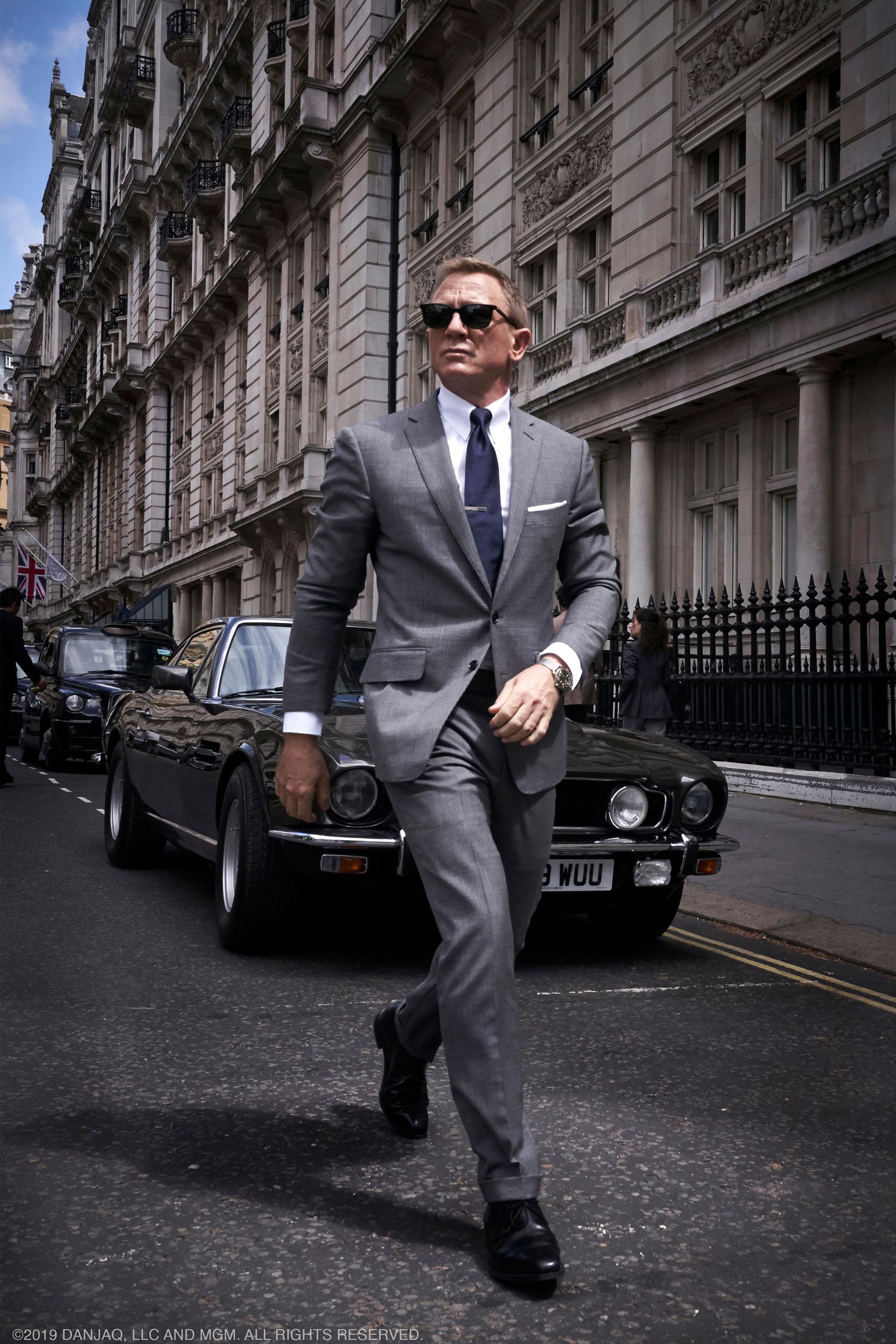 1920x2880 Daniel Craig Bond No Time To Die Wallpaper
