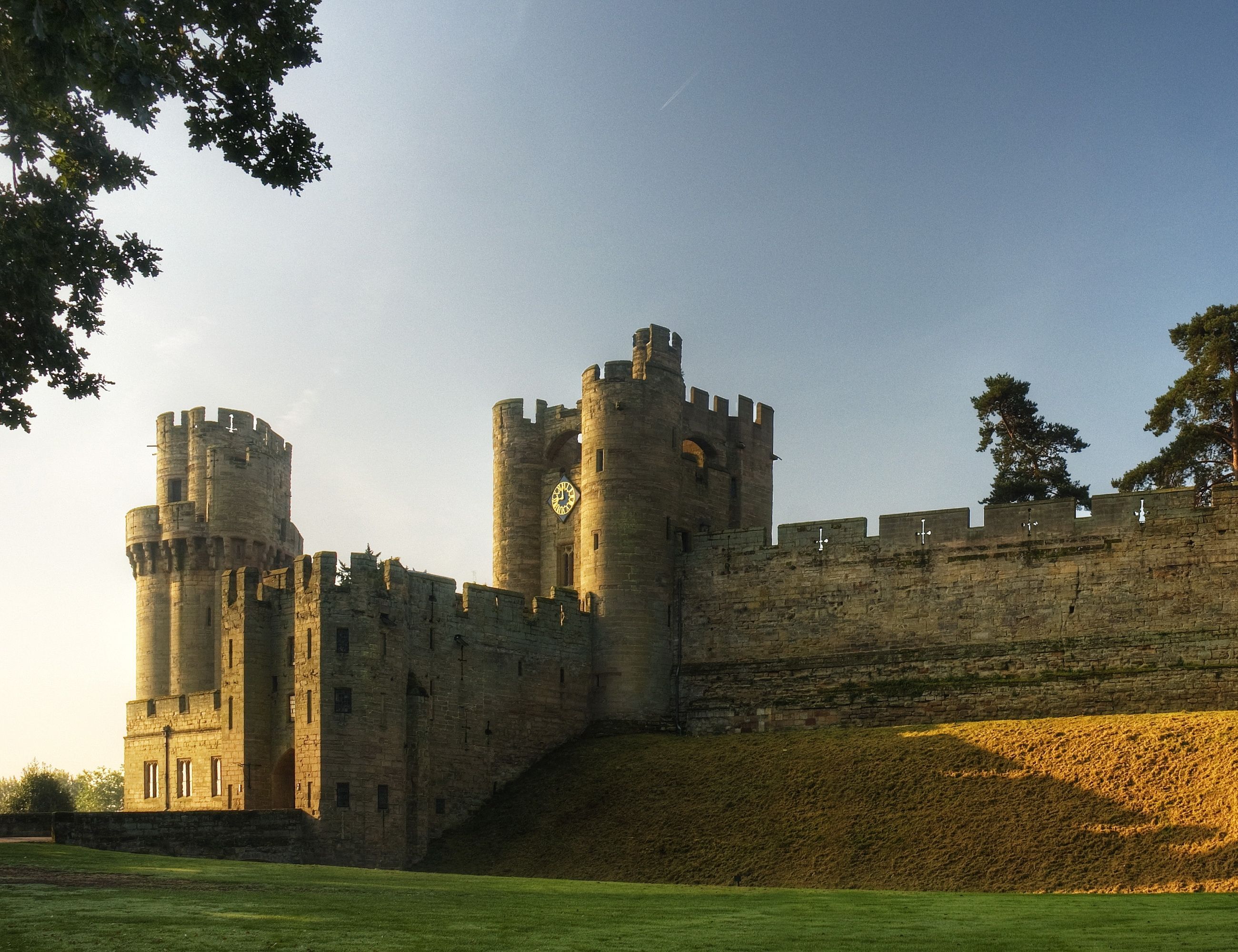 2600x2000 Free Warwick Castle 4K Wallpaper & Desktop HD Background for PC