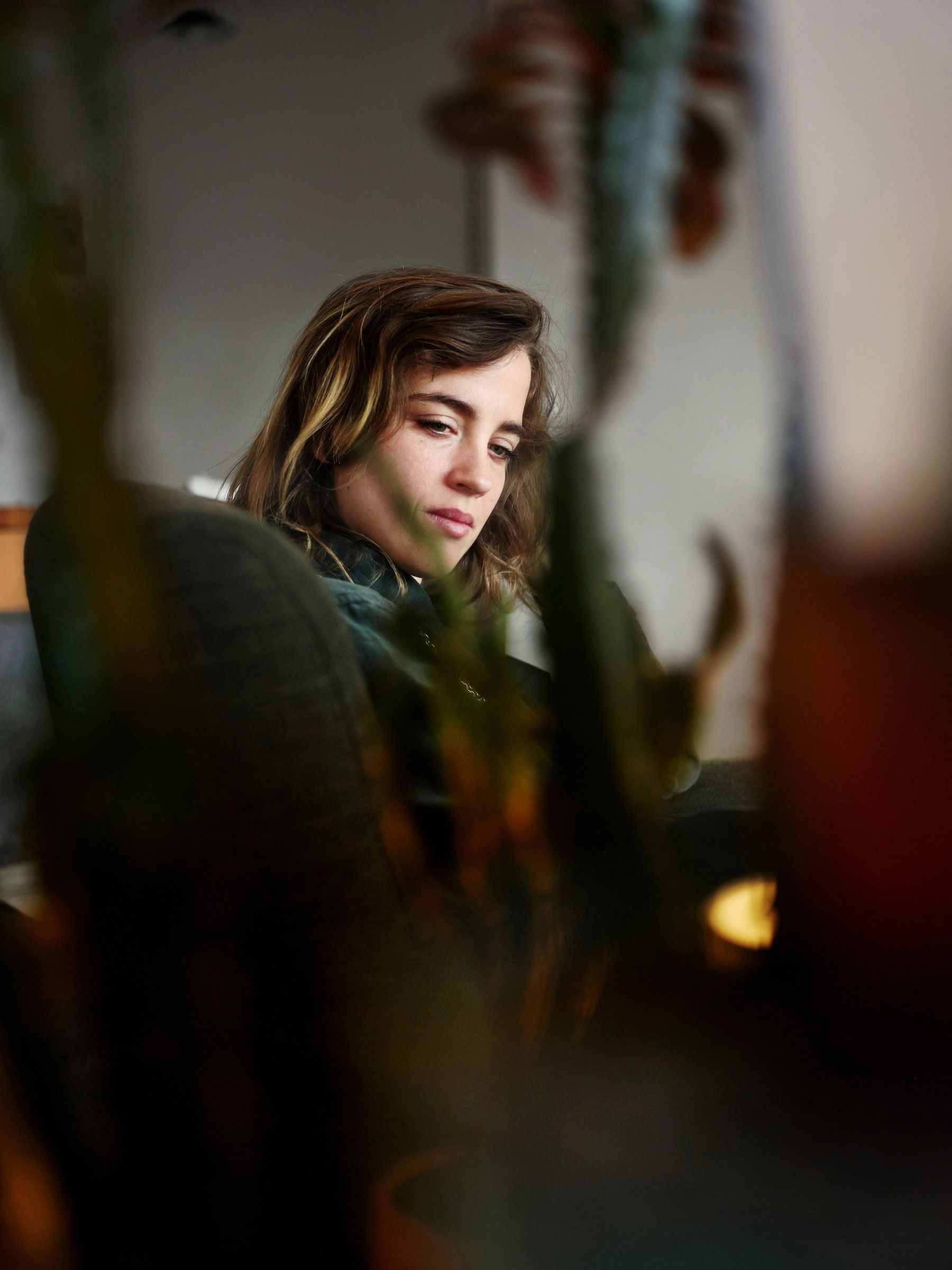 1800x2400 Adèle Haenel Wallpaper