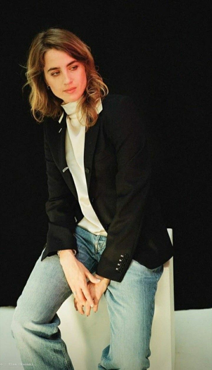 720x1251 Adèle Haenel