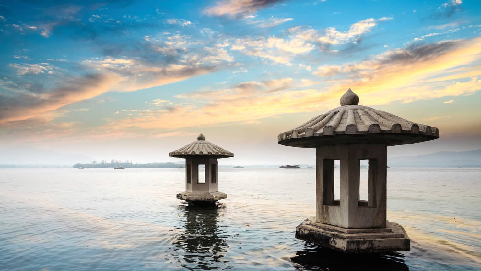 1530x861 Hangzhou Hotel Photo & Videos. Four Seasons Hangzhou at West Lake