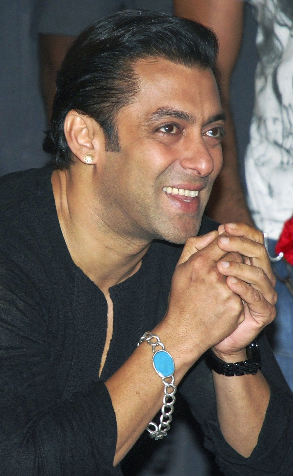950x1541 Wallpaper Salman Khan Bracelet Salman Khan Bracelet In Wanted Wallpaper Salman Hand Bracelet
