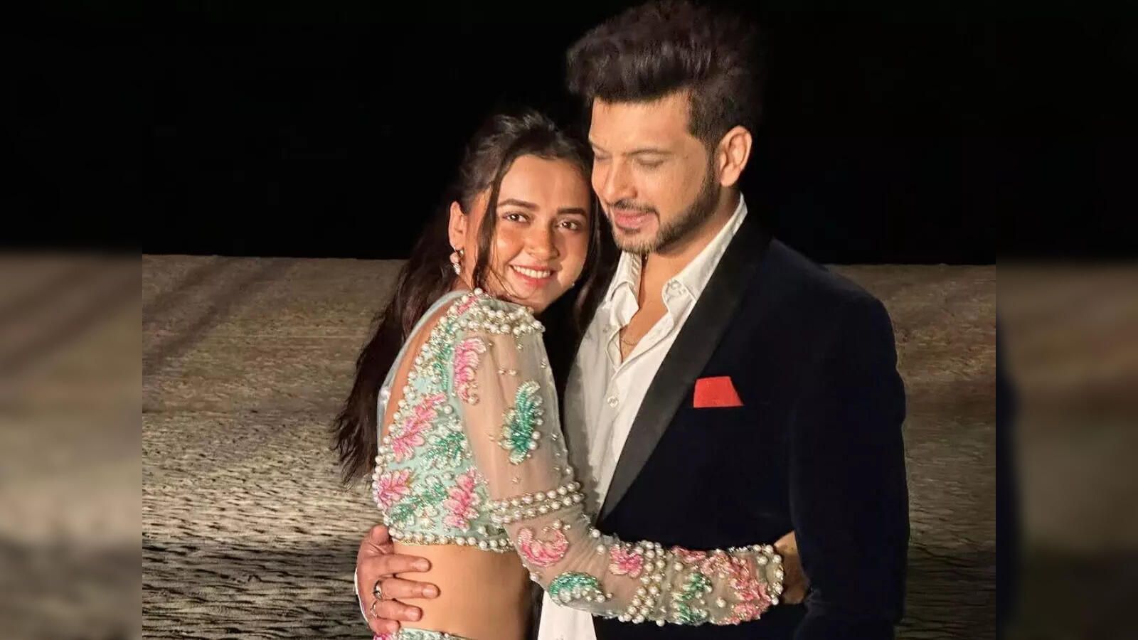 1600x900 Karan Kundrra reacts to wedding rumours with actress Tejasswi Prakash. Says 'Woh toh sab aajkal. Economic Times