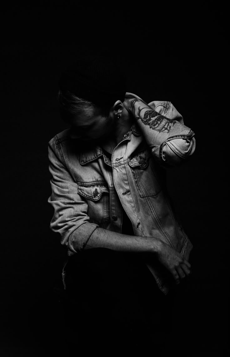 736x1145 AMOLED Men Wallpaper