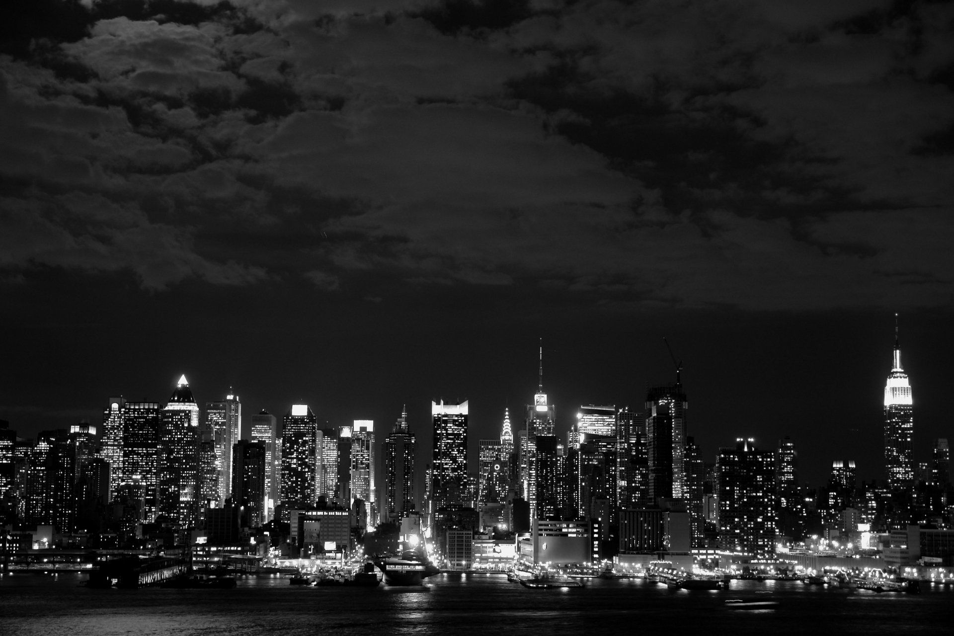 1920x1280 Black & White Manhattan: A Stunning 4K Ultra HD Cityscapex2592