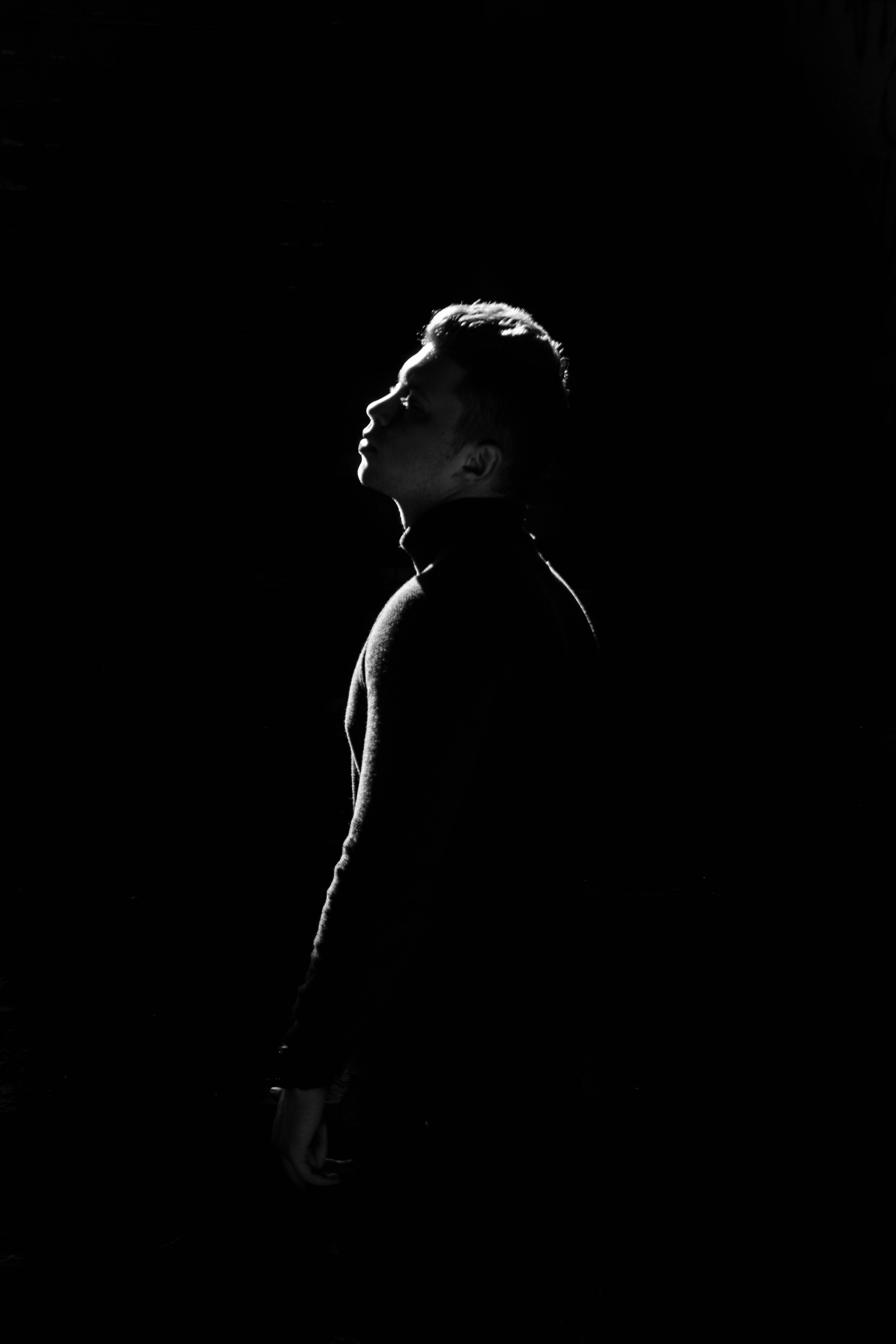4000x6000 Download Male Model Dark Minimalist Wallpaper
