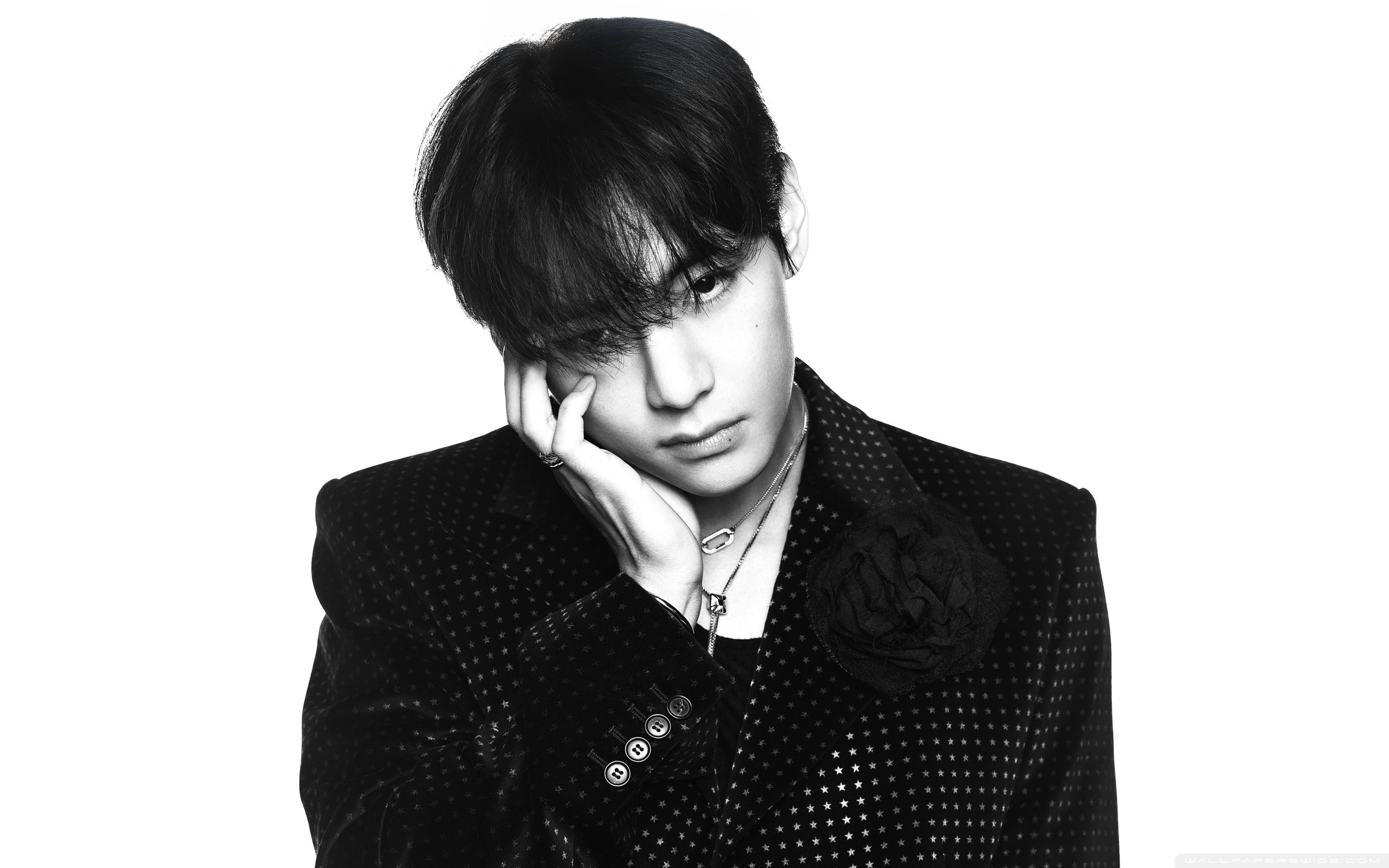 2560x1600 Kim Taehyung V BTS Black and White Portrait 4K UHD Wallpaper for UltraHD Desktop and TV : Widescreen and UltraWide Display : Dual Monitor : Smartphone and Tablet Devices
