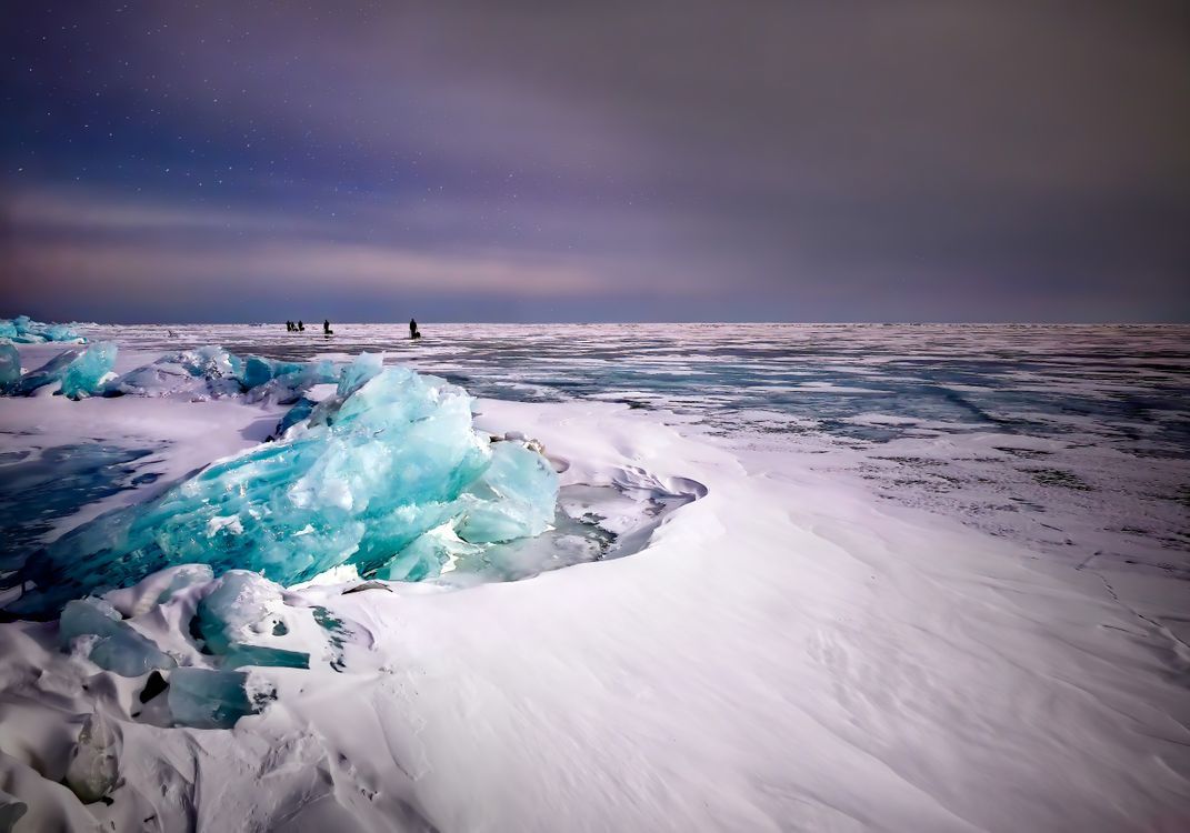 1071x750 Ice Blocks on Ice · Free