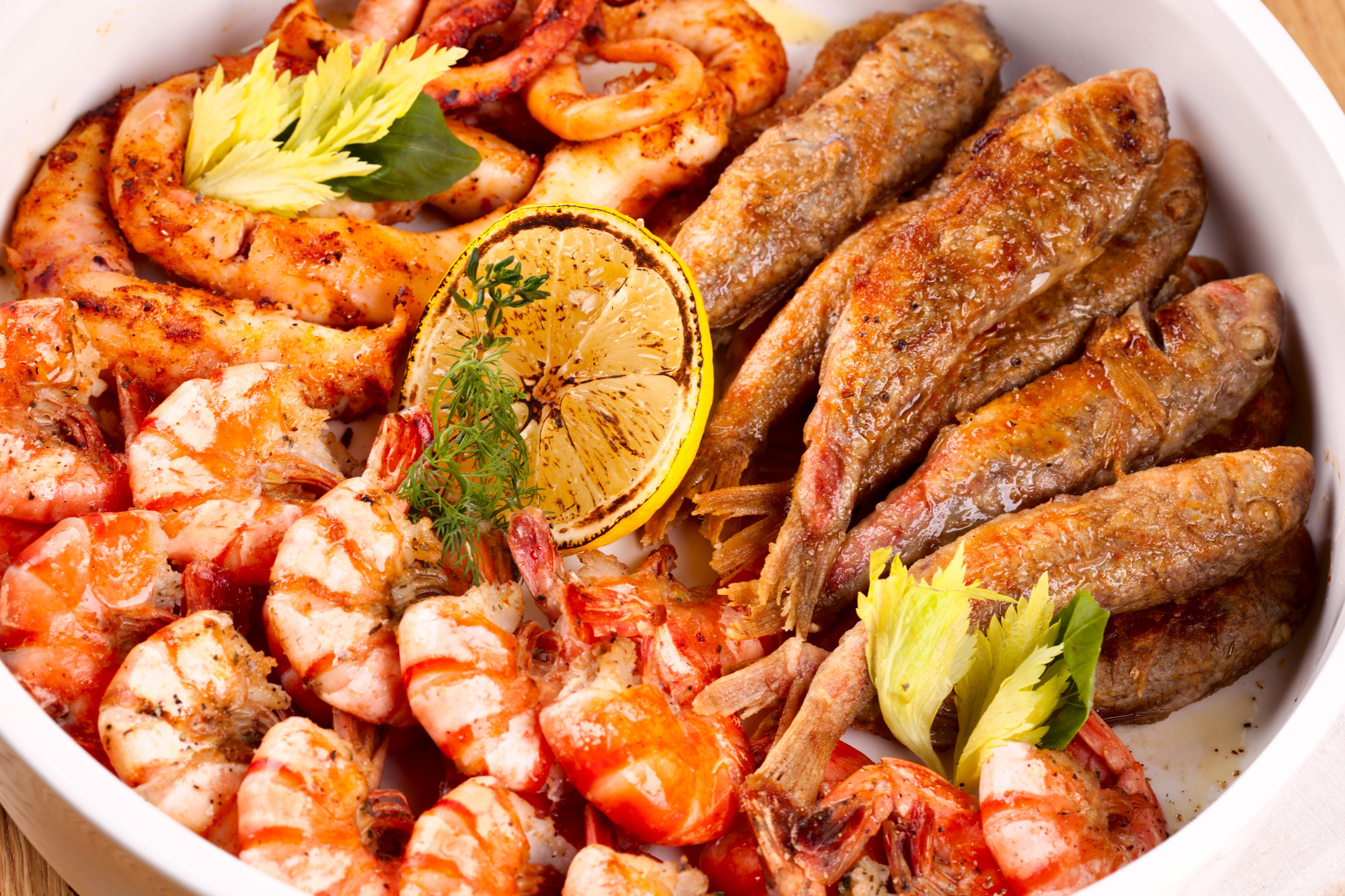 5616x3744 Photo Lemons Caridea Fish Food Seafoods 5616x3744