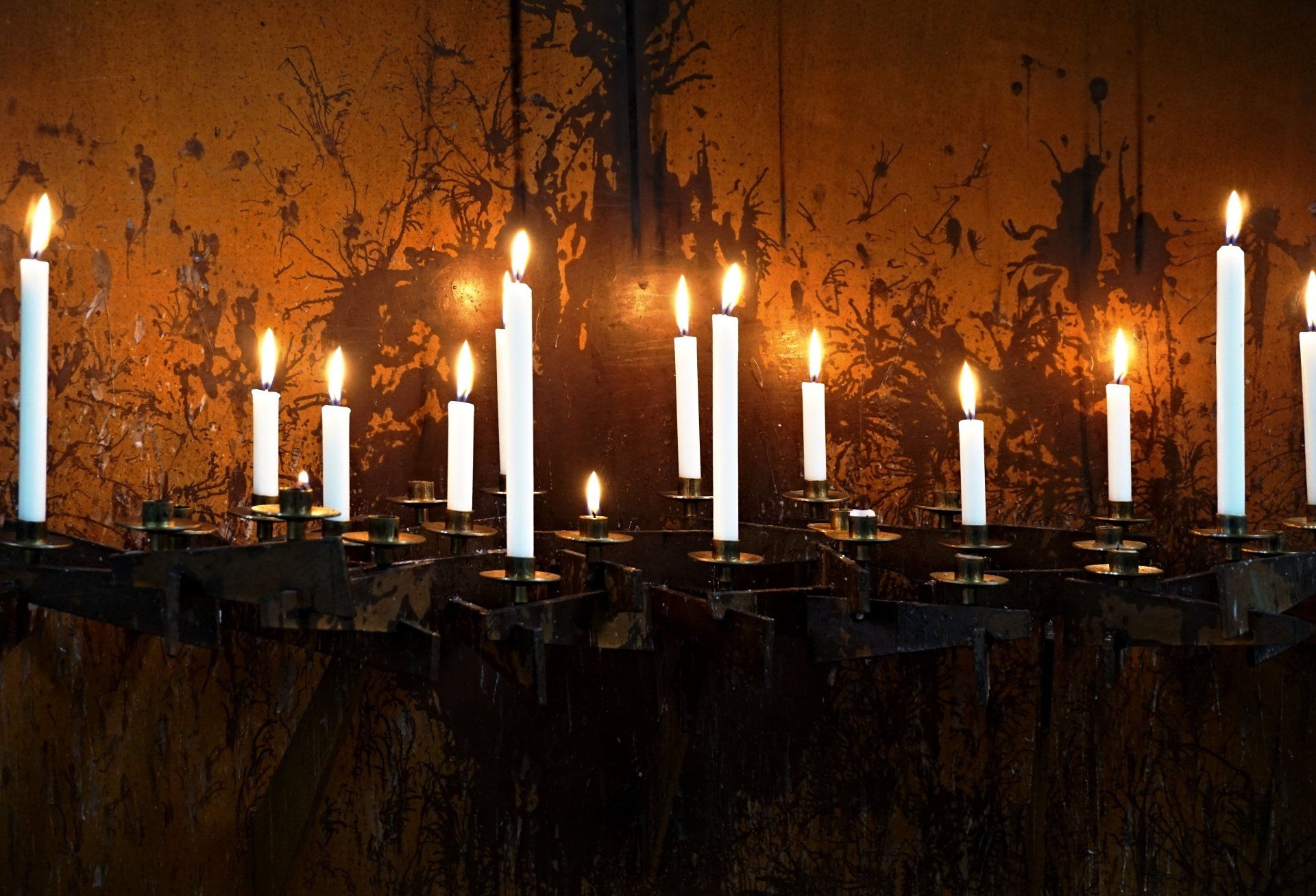 1920x1309 Ethereal Glow: Dark Candlelight 4K Ultra HD Wallpaper