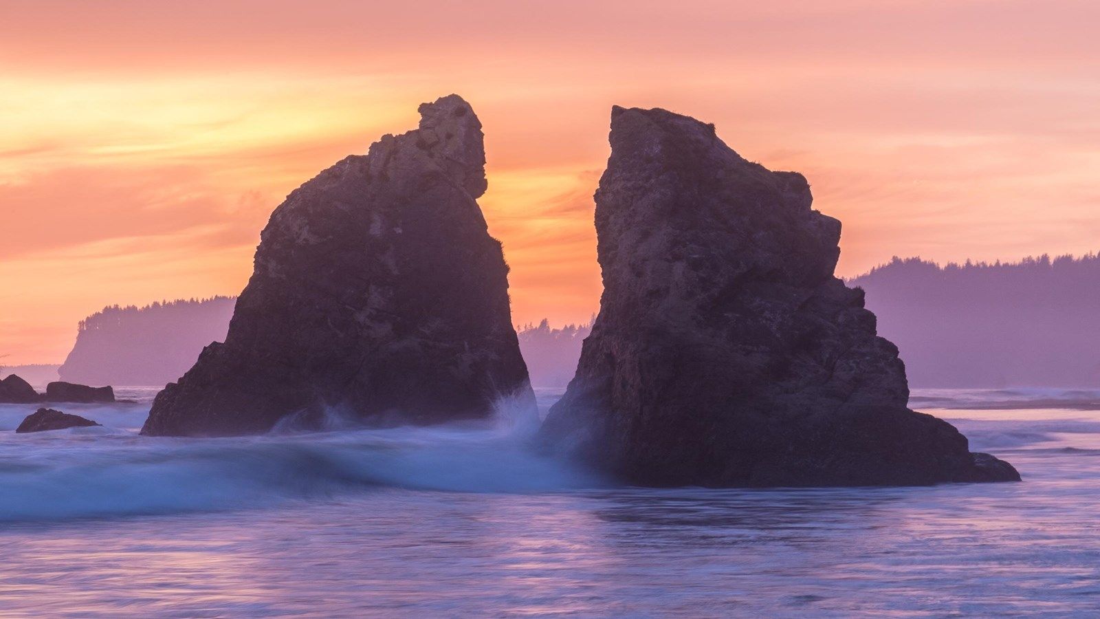 1600x900 Ruby Beach (U.S. National Park Service)