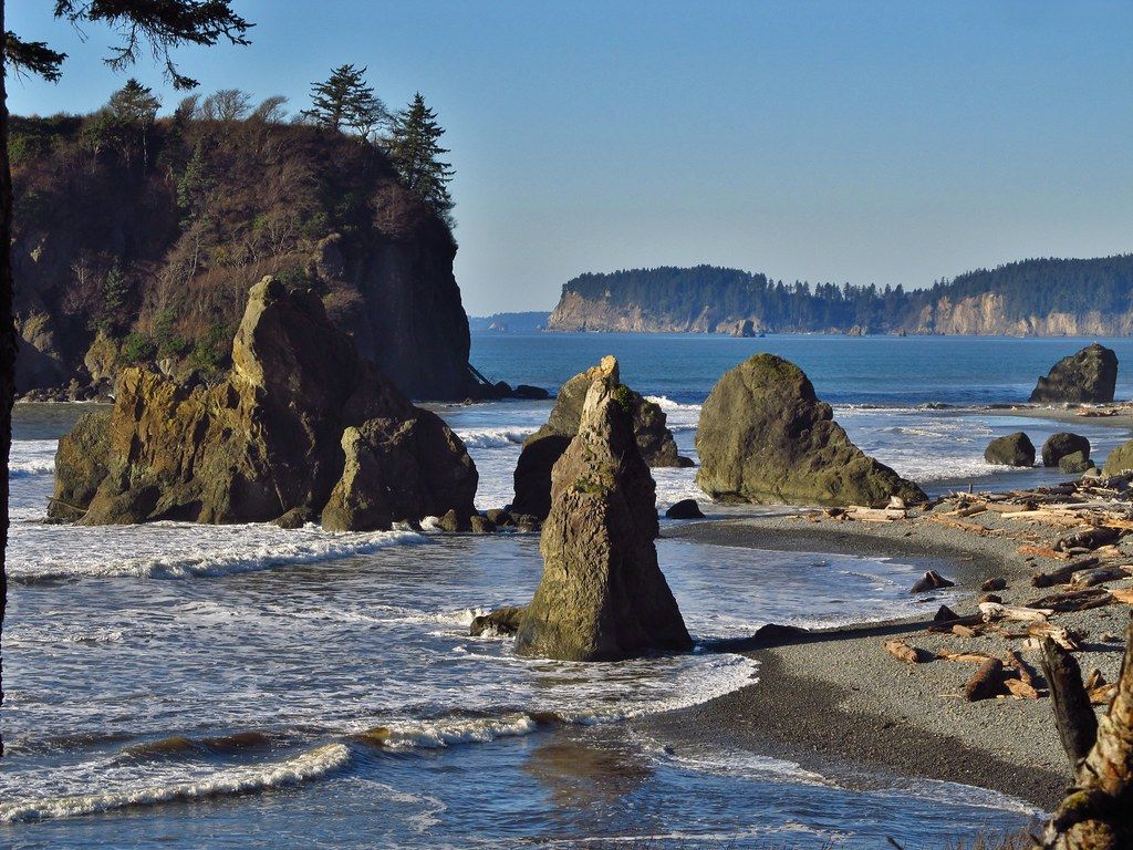1024x768 Olympic National Park. Ruby Beach, along the Pacific Coast