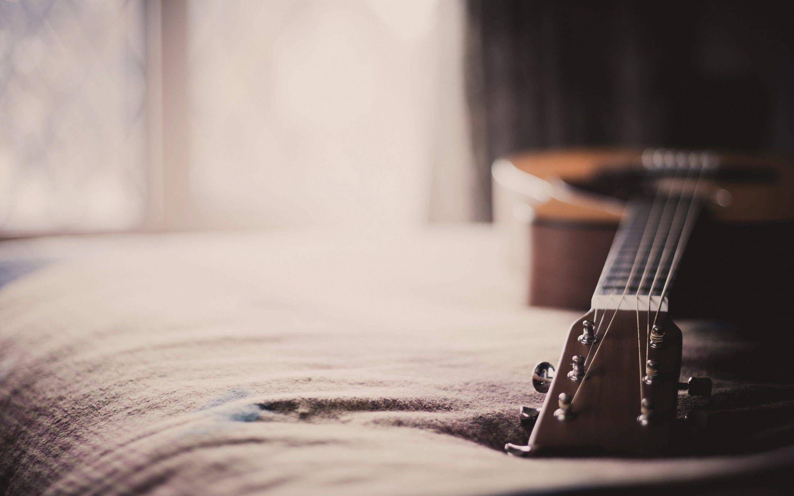2560x1600 Spanish Guitar Wallpaper
