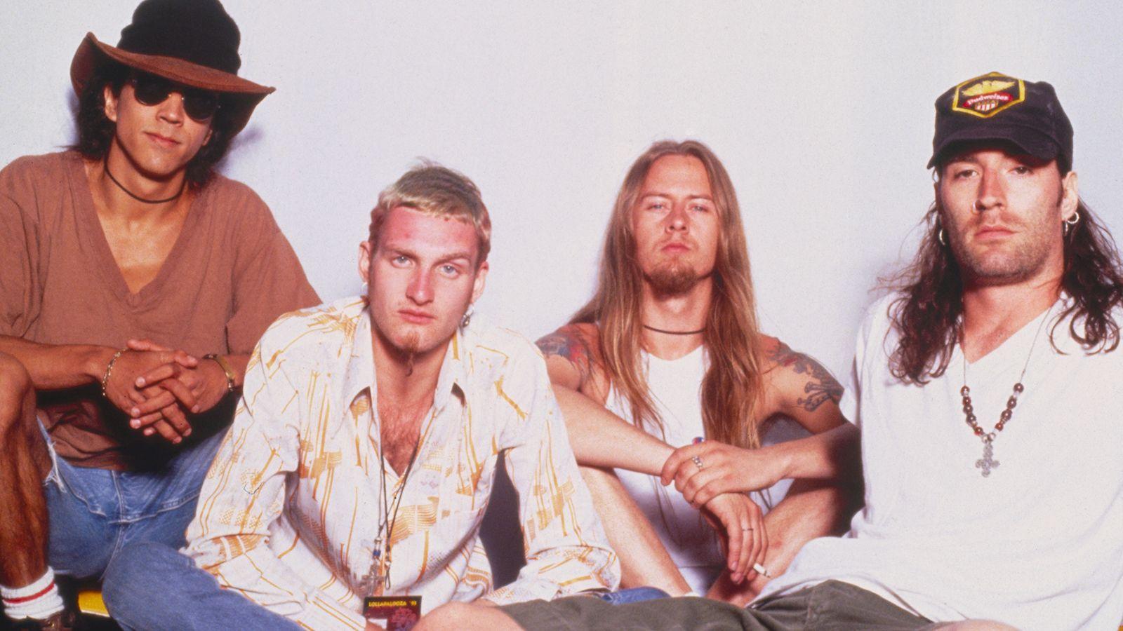 1600x900 Layne Staley Remembered: Alice in Chains' Mike Inez Pays Tribute