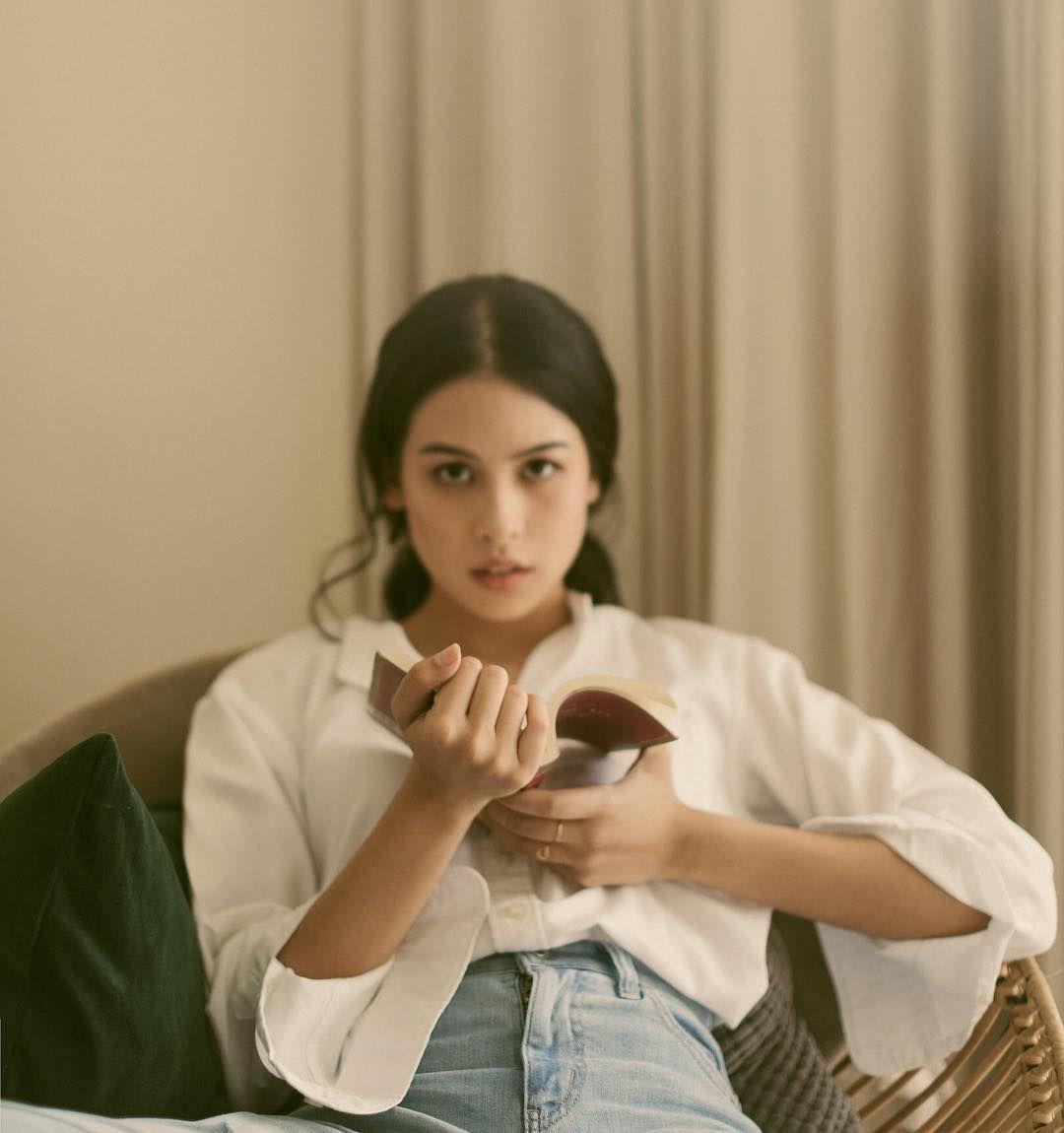 1080x1150 Maudy Ayunda di Instagram My experience studying abroad really opened my eyes and revolutionized the way I think and learn. Mulai. Artis, Selebritas, Kecantikan
