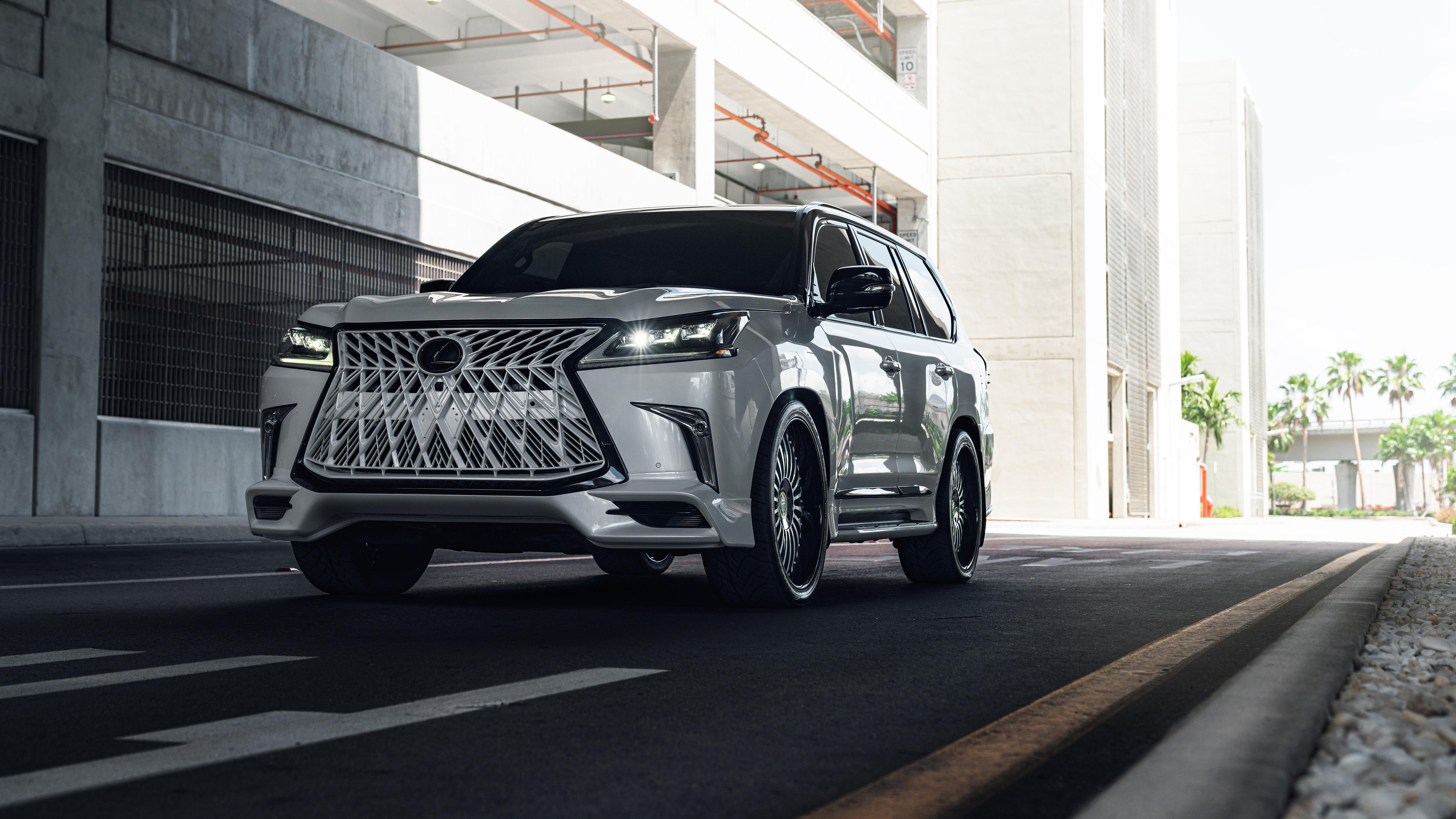 5120x2880 Suv Wallpaper