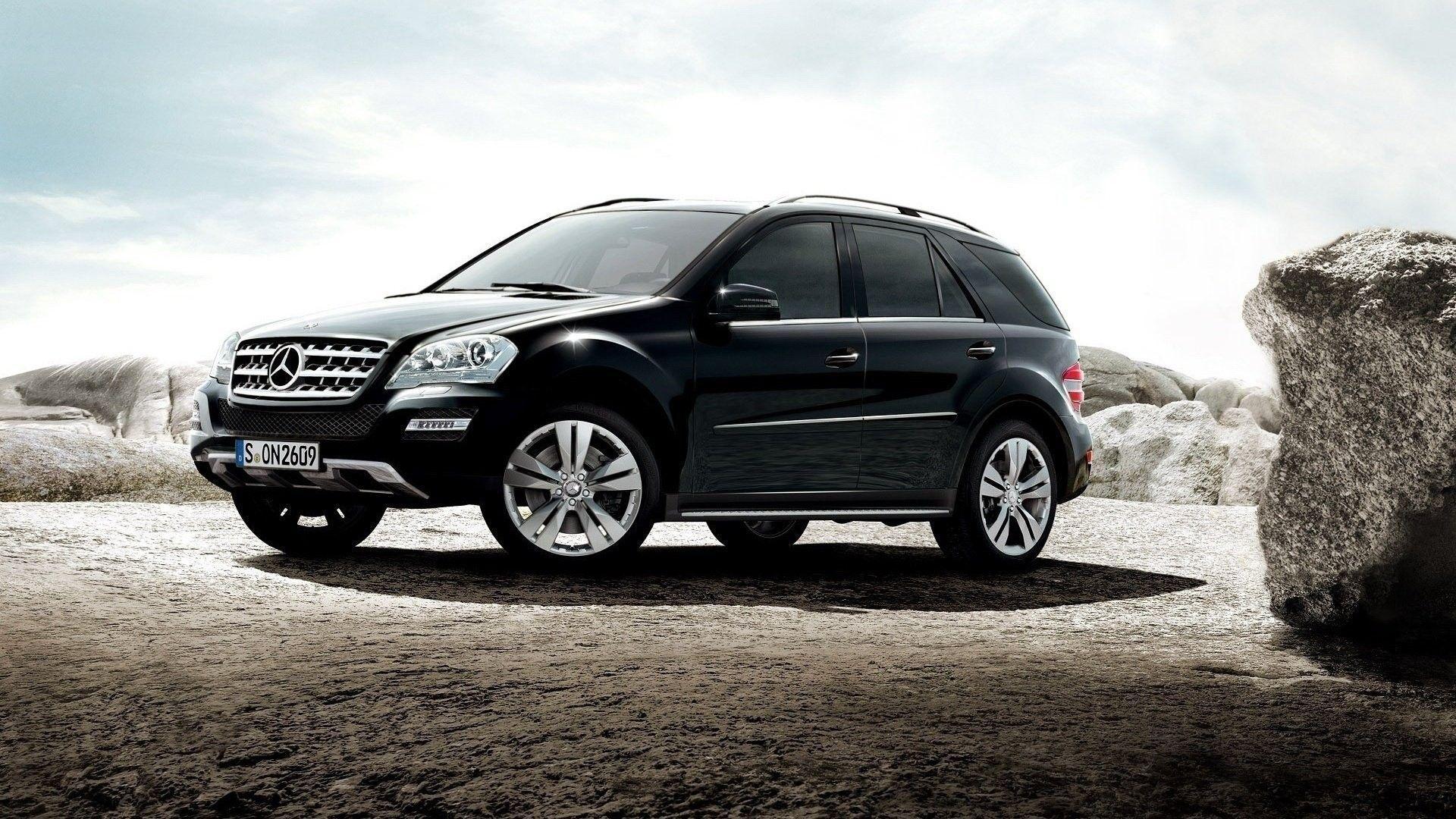 1920x1080 SUV Cars Wallpaper