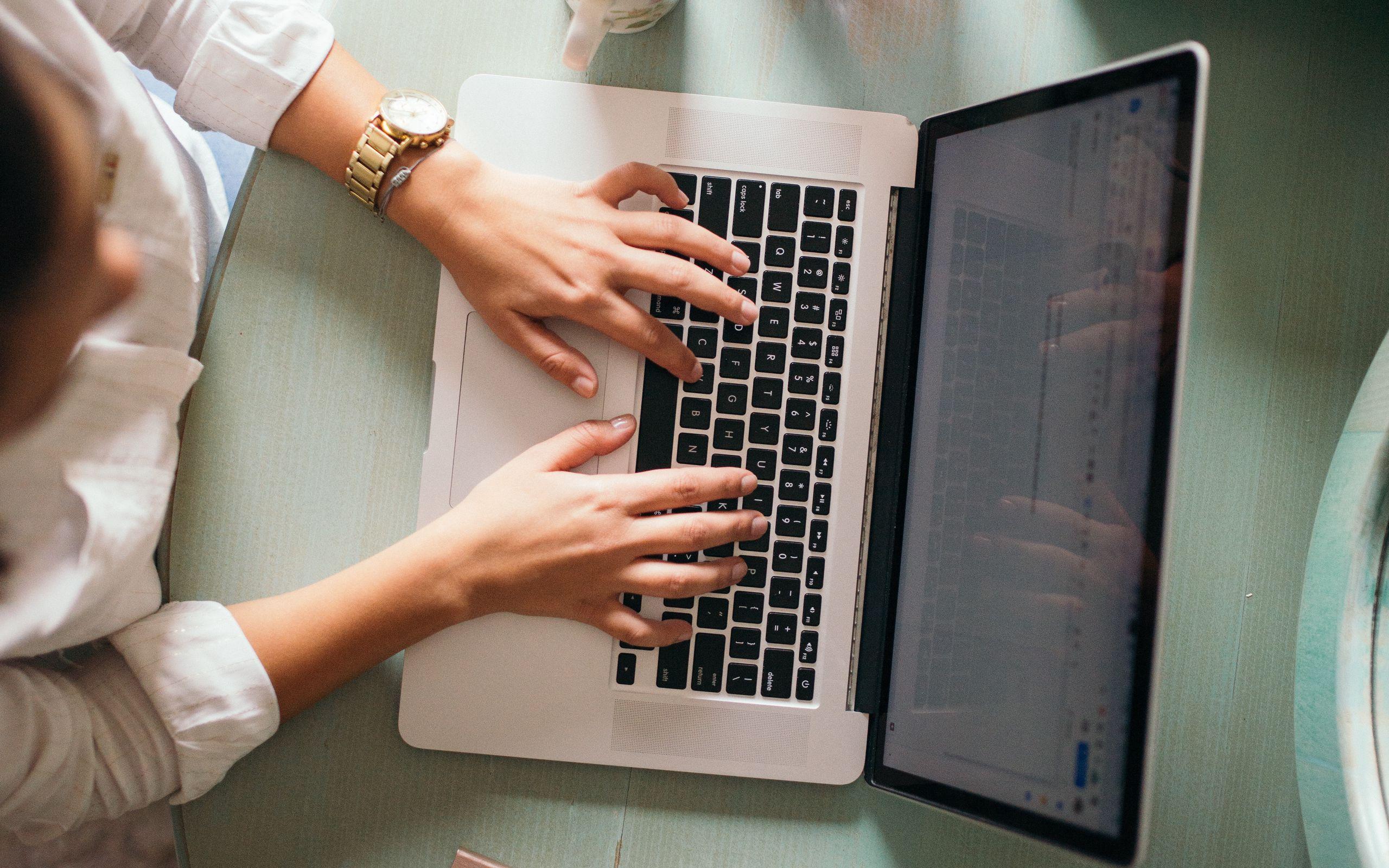 Laptop Typing Wallpapers - Top Free Laptop Typing Backgrounds