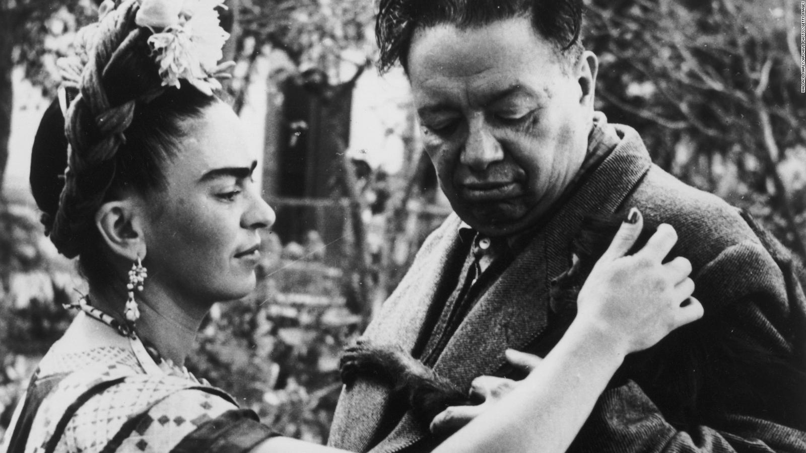 1600x900 Frida Kahlo: the Mexican artist who used fashion to make a powerful political statement