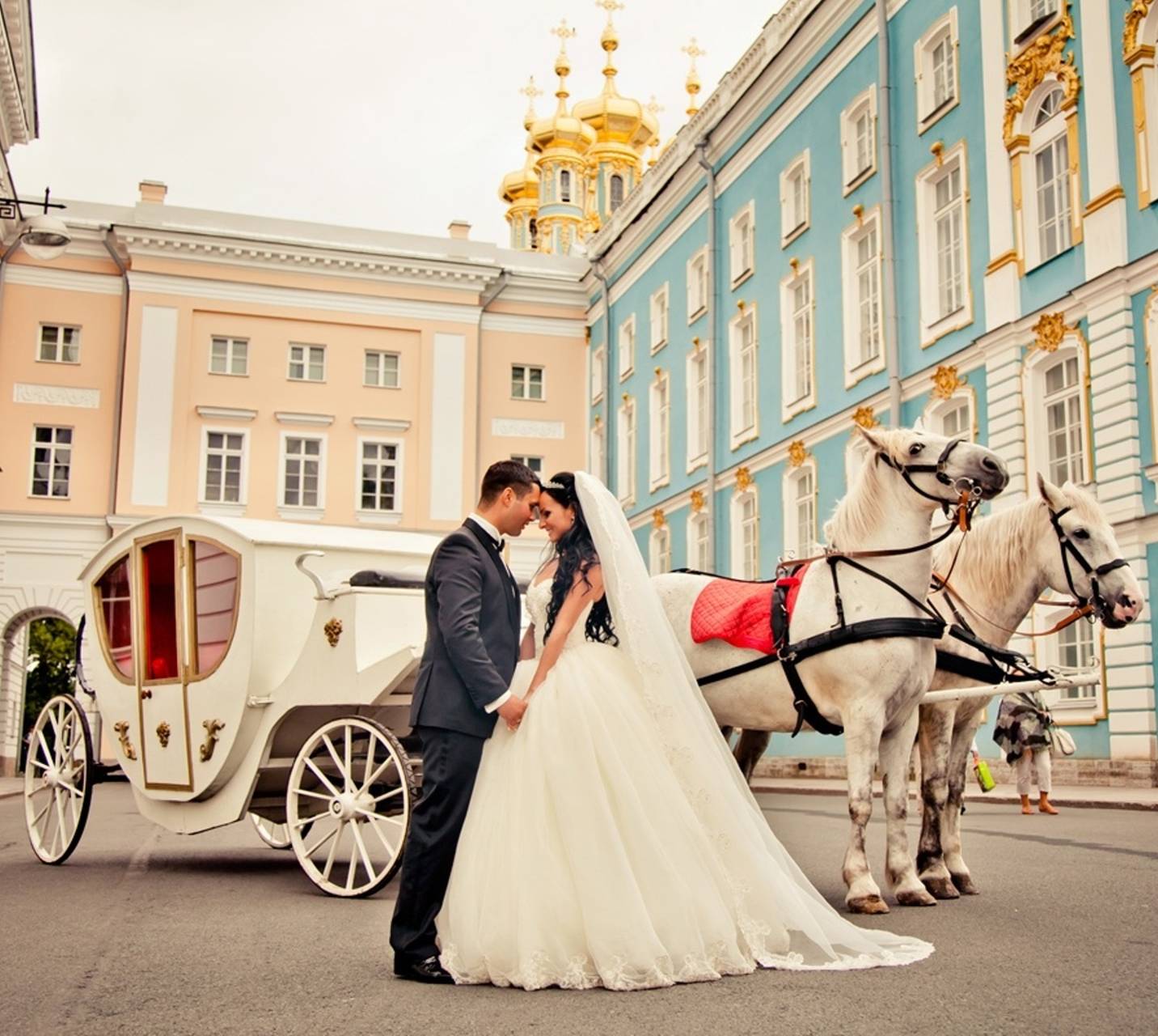 1432x1280 Wedding Couple wallpaper