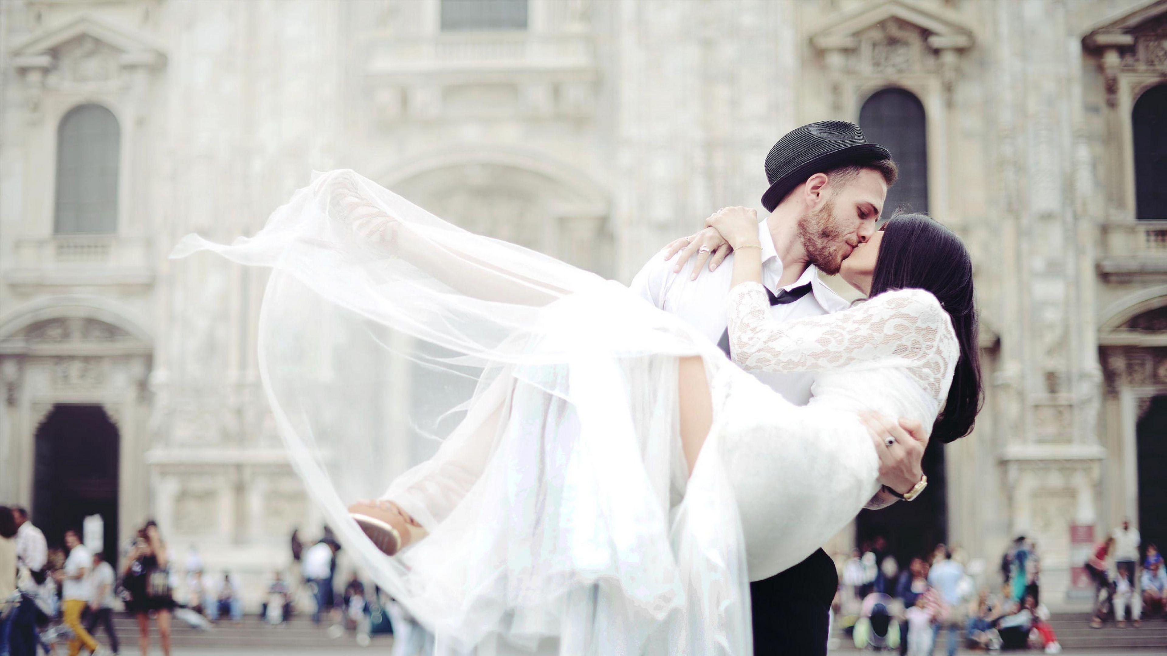 3840x2160 Married Couple Wallpaper