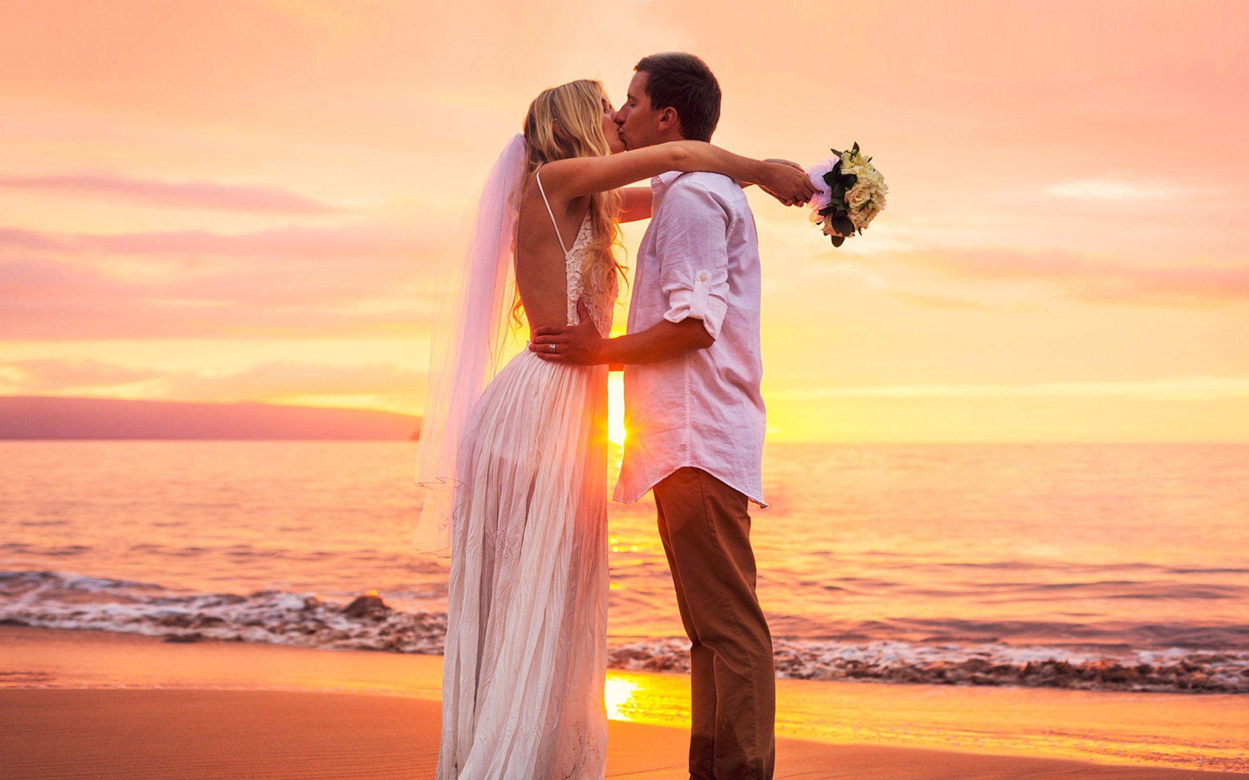 2560x1600 Cute Couple Getting Married HD Wallpaper