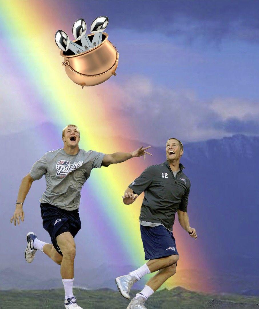 907x1080 Gronk And Brady Funny