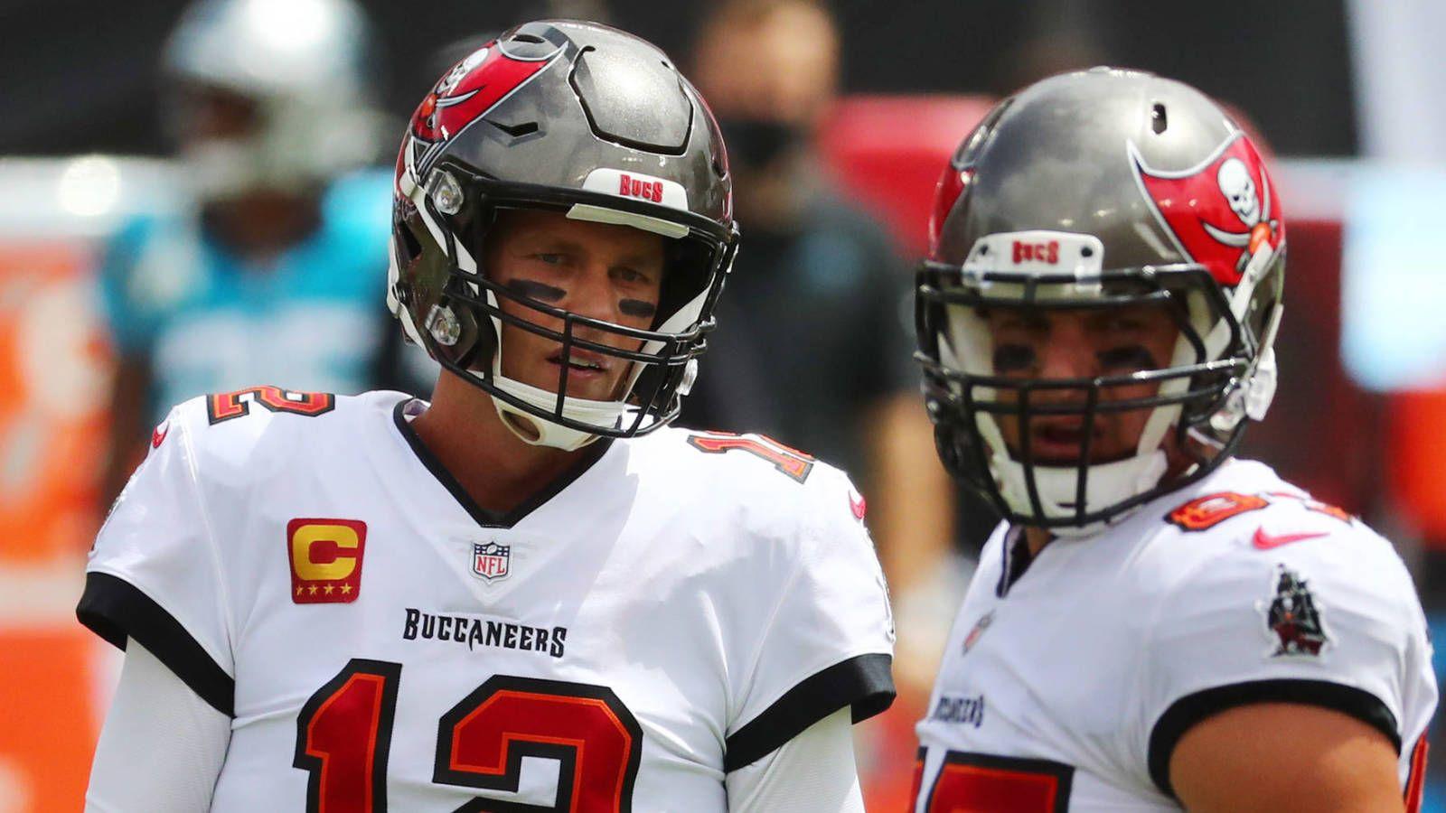 1600x900 Brady, Gronkowski read mean tweets in Bucs video