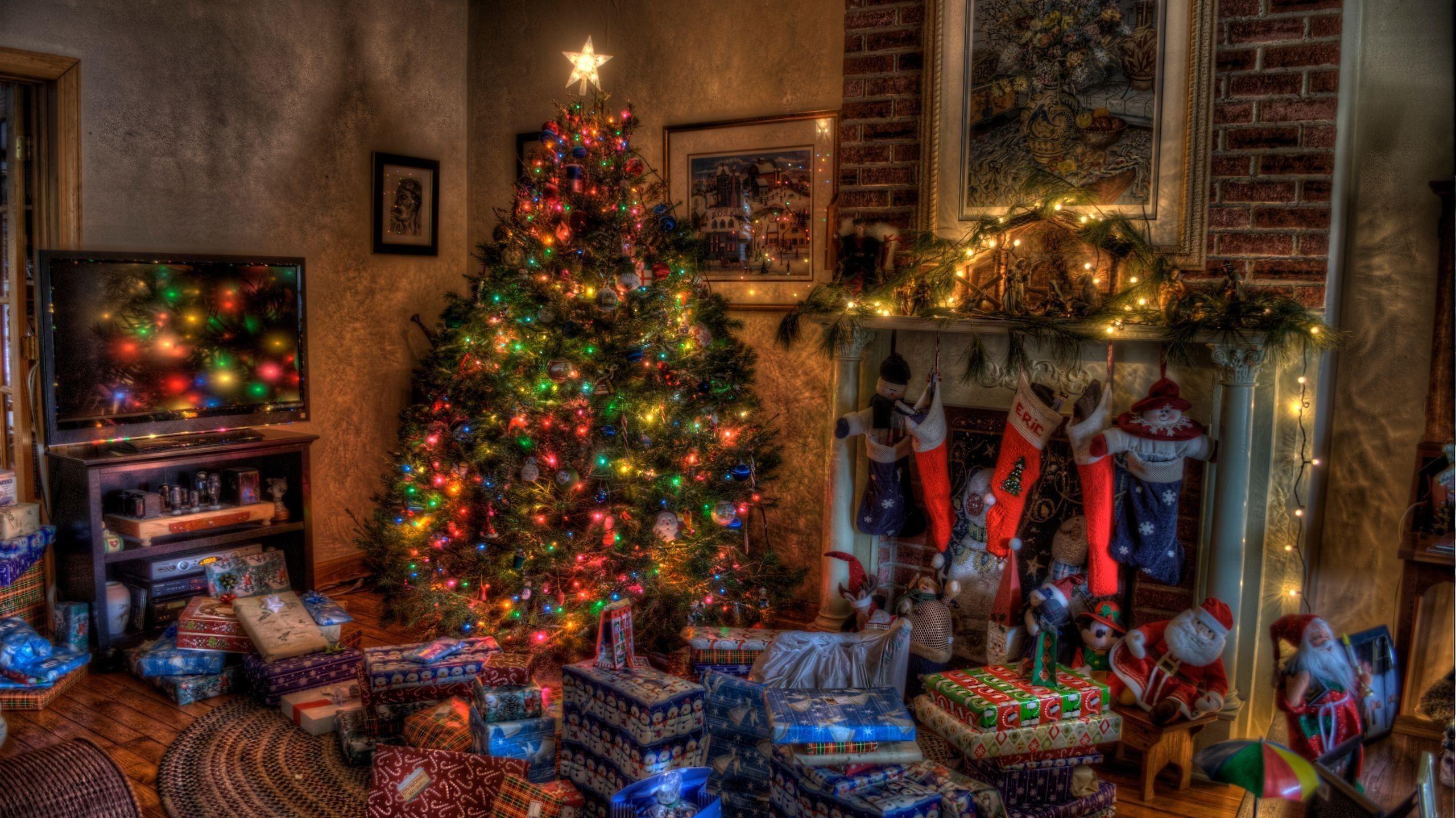 2560x1440 Christmas Home Wallpaper