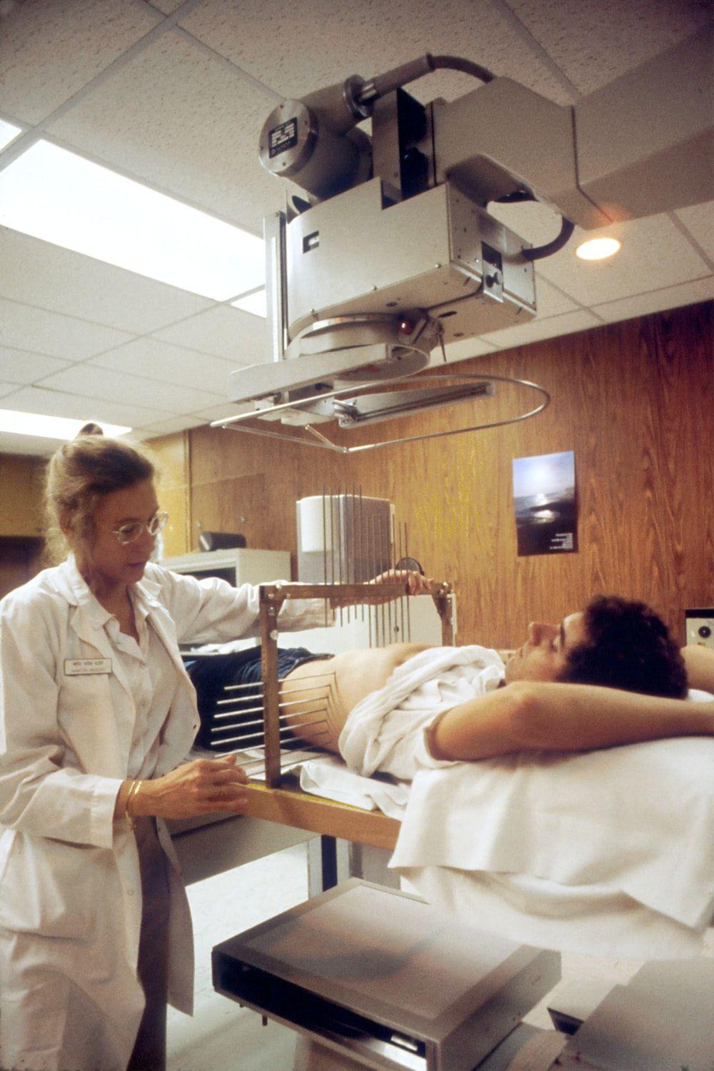 1000x1500 Hospital Bed Picture [HD]. Download Free Image