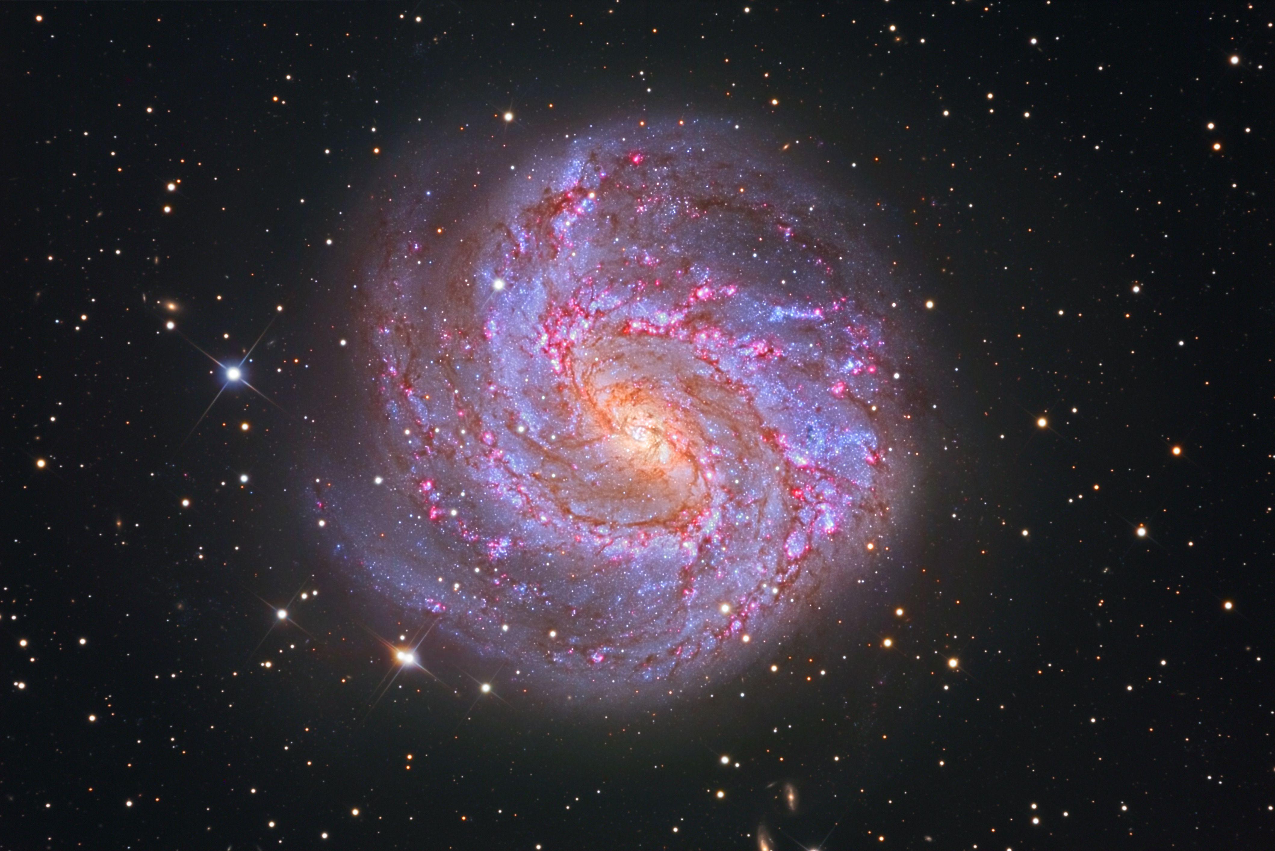 4236x2828 M83