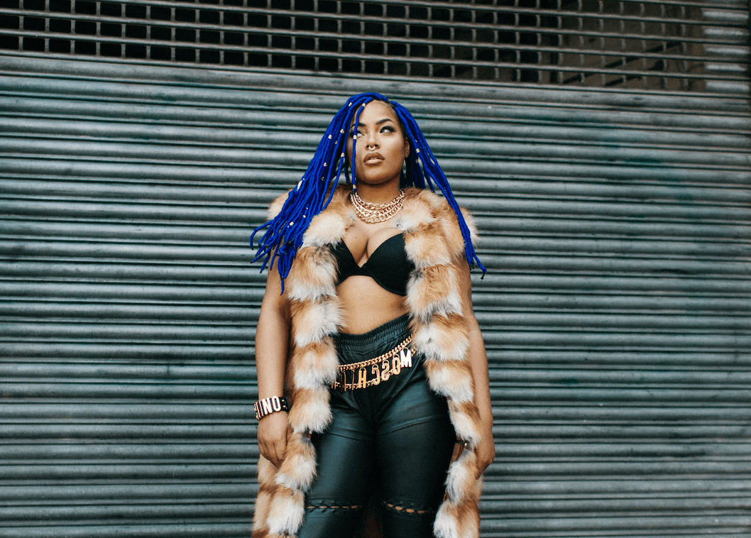 1058x758 Shenseea Wallpaper