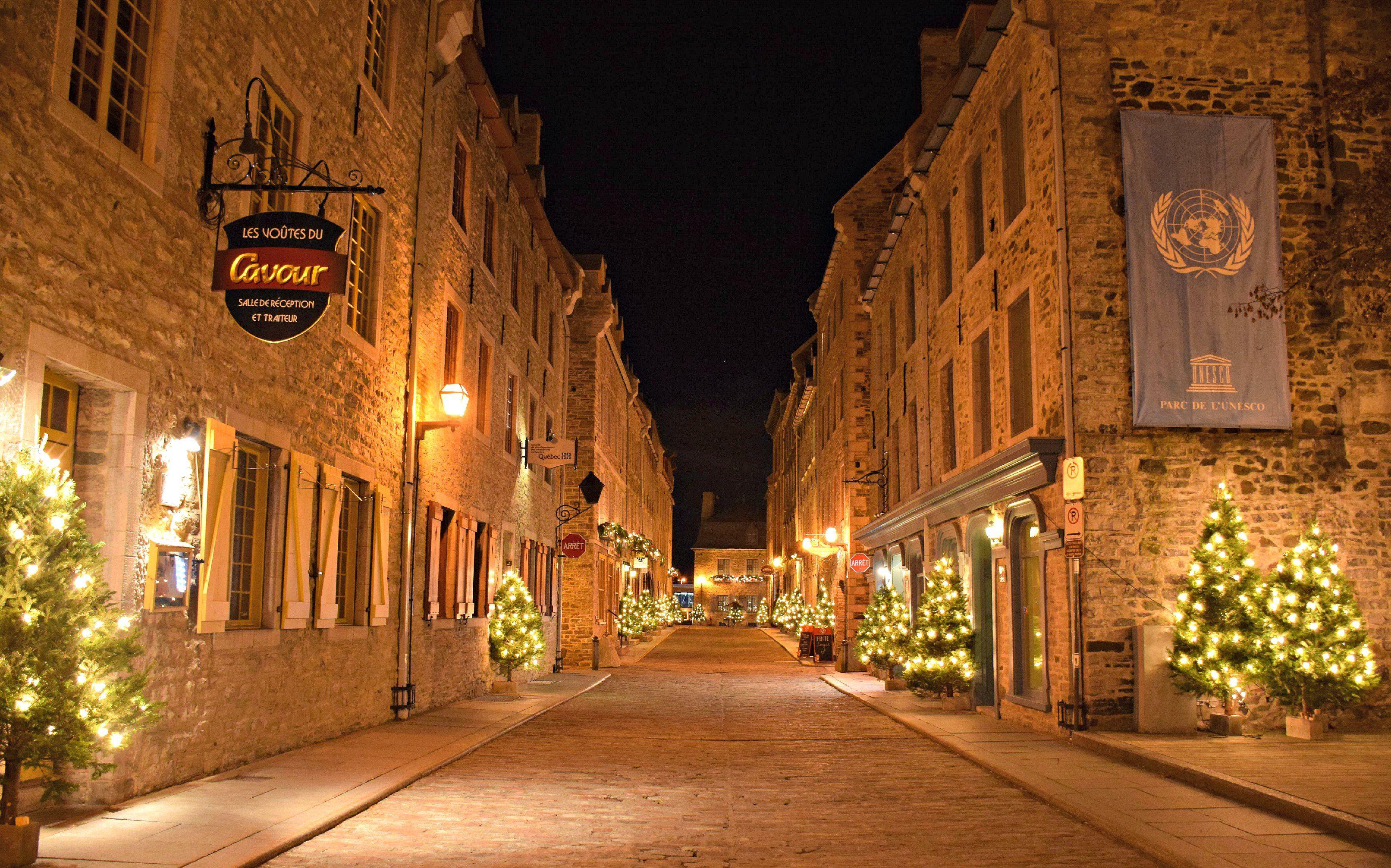 3225x2013 Quebec City Christmas Wallpaper