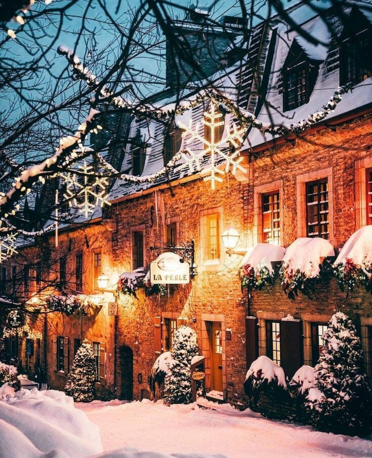 1242x1529 Quebec City Christmas Wallpaper