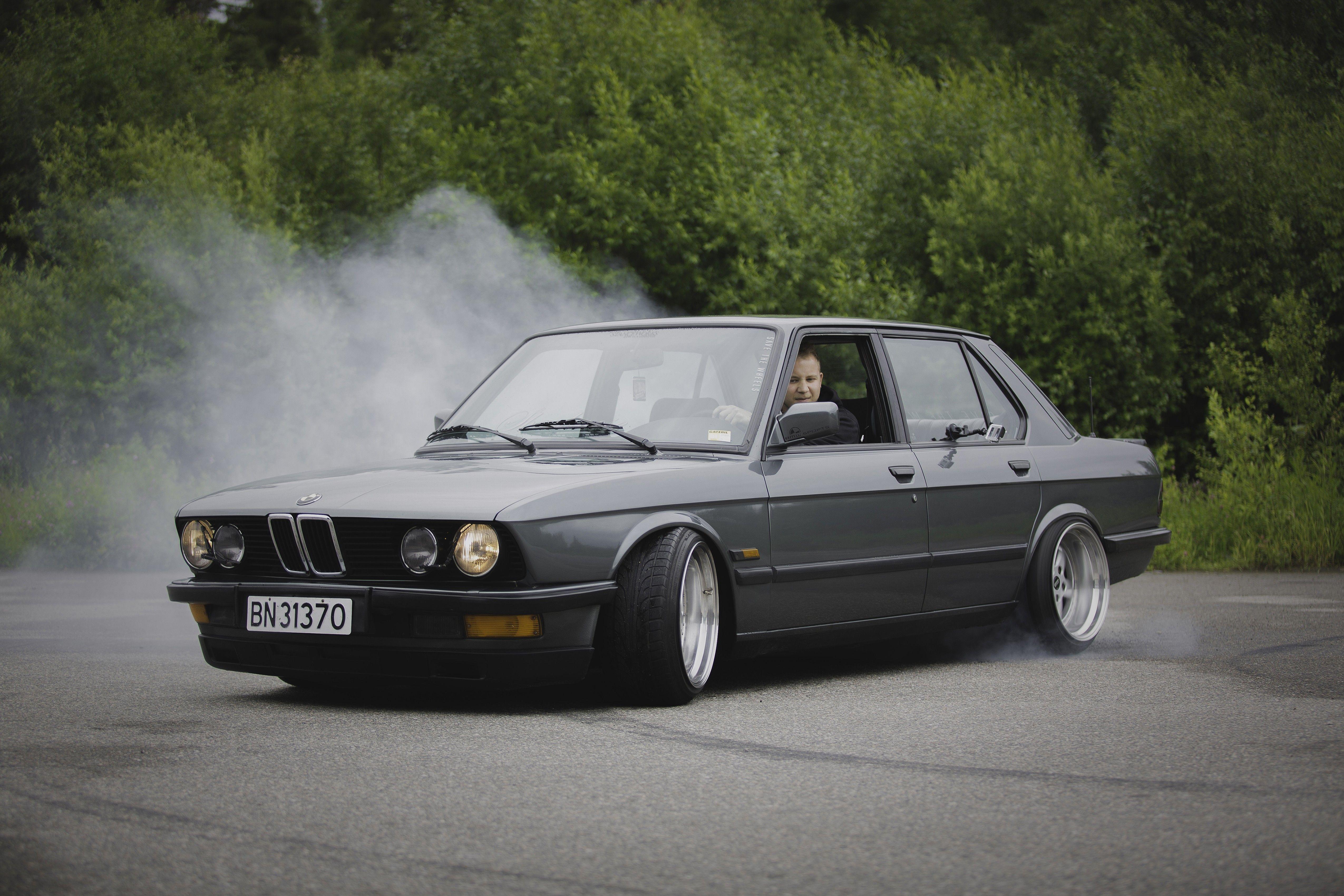 5100x3400 BMW E28 Wallpaper
