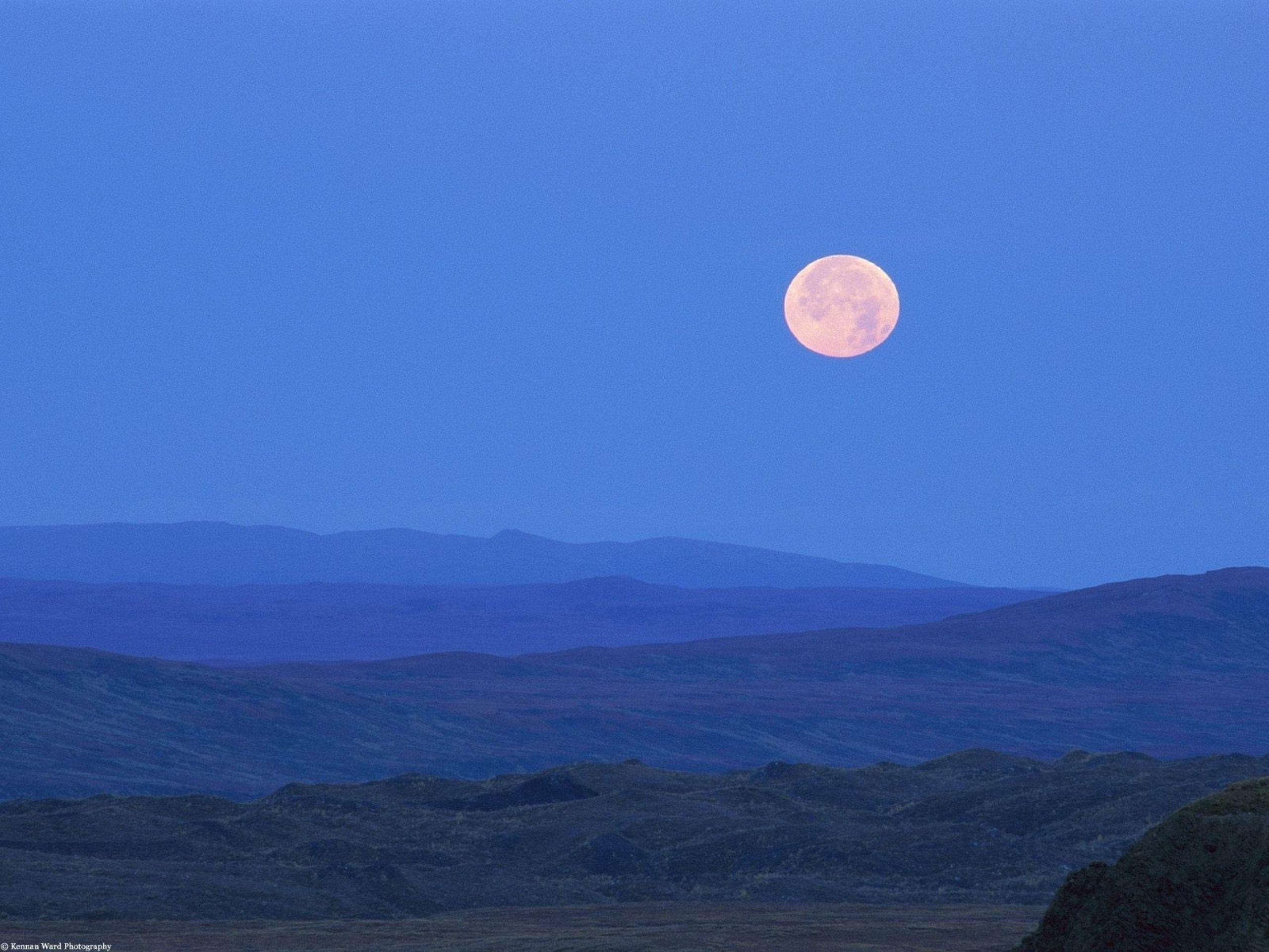 2560x1920 Alaska Full Moon wallpaper. Alaska Full Moon