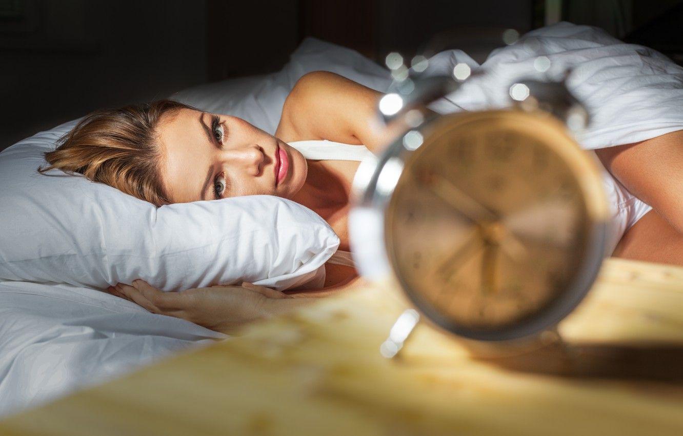 1332x850 Photo Wallpaper Woman, Beautiful, Bed, Insomnia, Alarm Person Not Sleeping Well