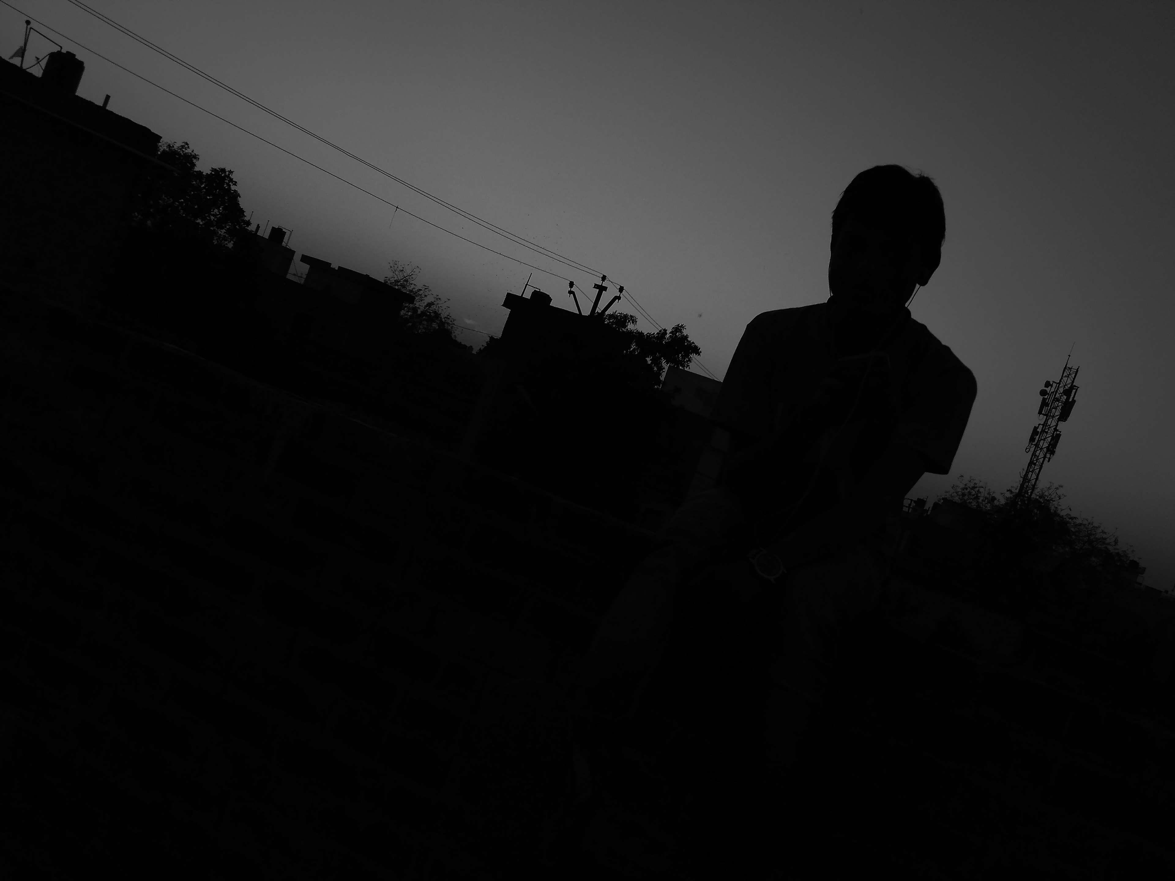 3840x2880 Black And White Wallpaper Alone