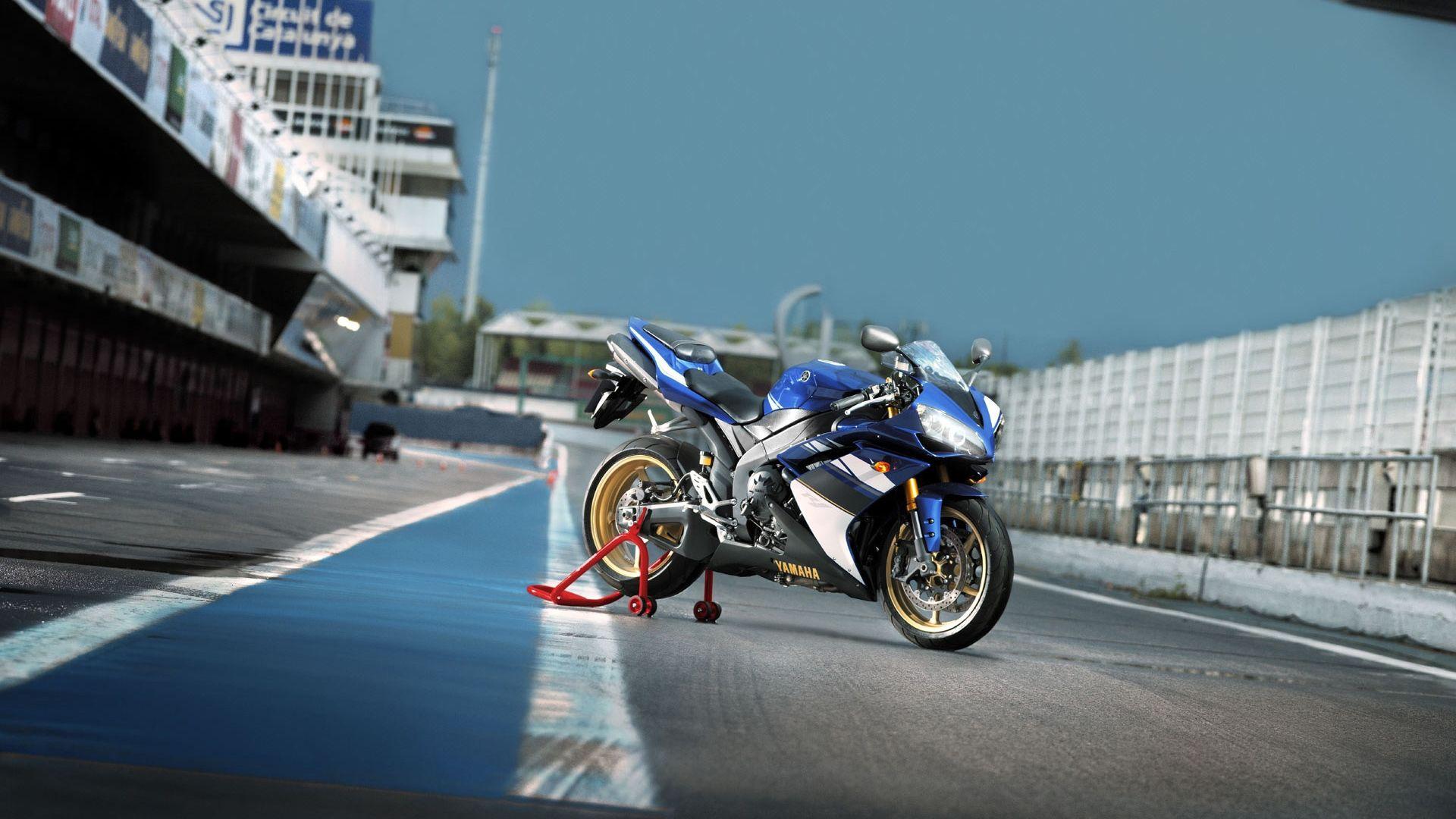 1920x1080 Yamaha YZF R Wallpaper High Definition : Motorcycle Wallpaper 1920x1080