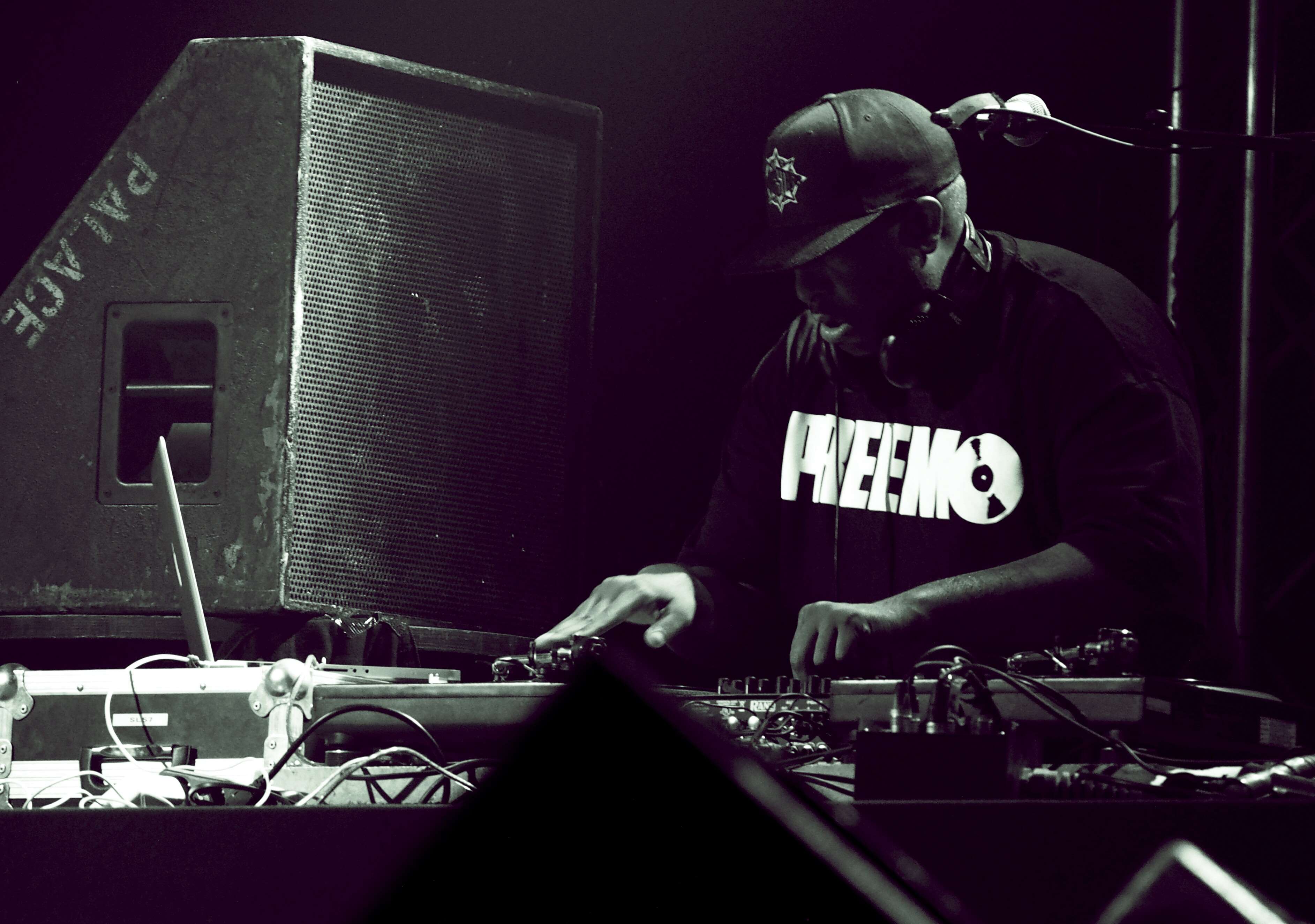 3770x2650 DJ Live Wallpaper