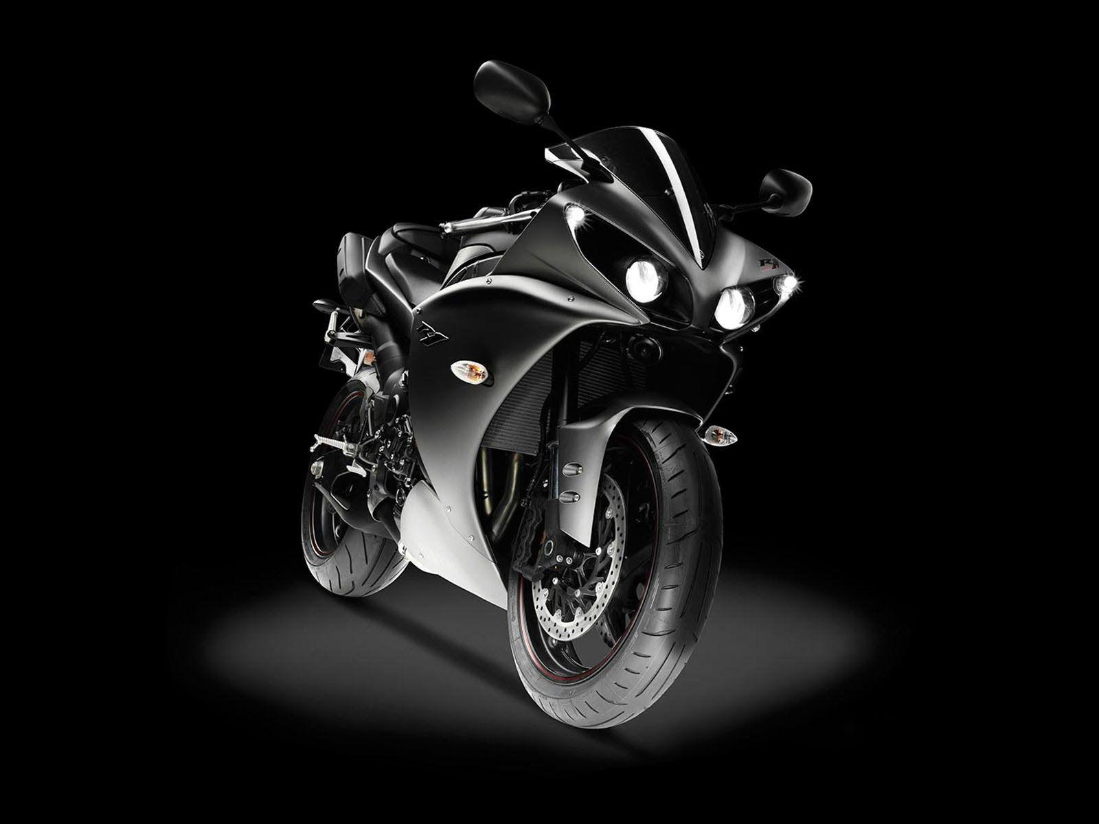1600x1200 Yamaha wallpaper