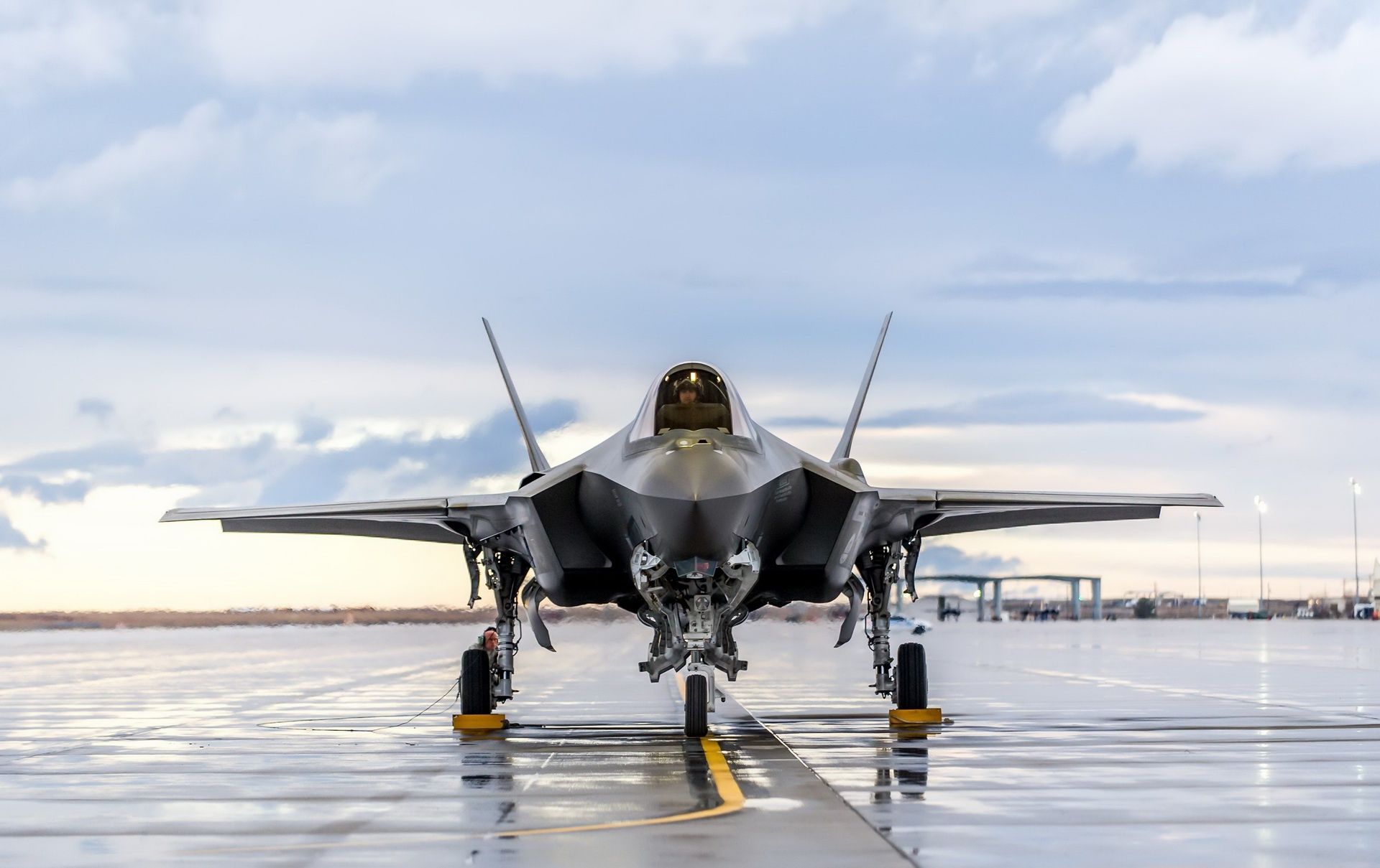 1920x1209 Wallpaper Lightning, F- Lockheed Martin for mobile and desktop, section авиация, resolution 1920x1209