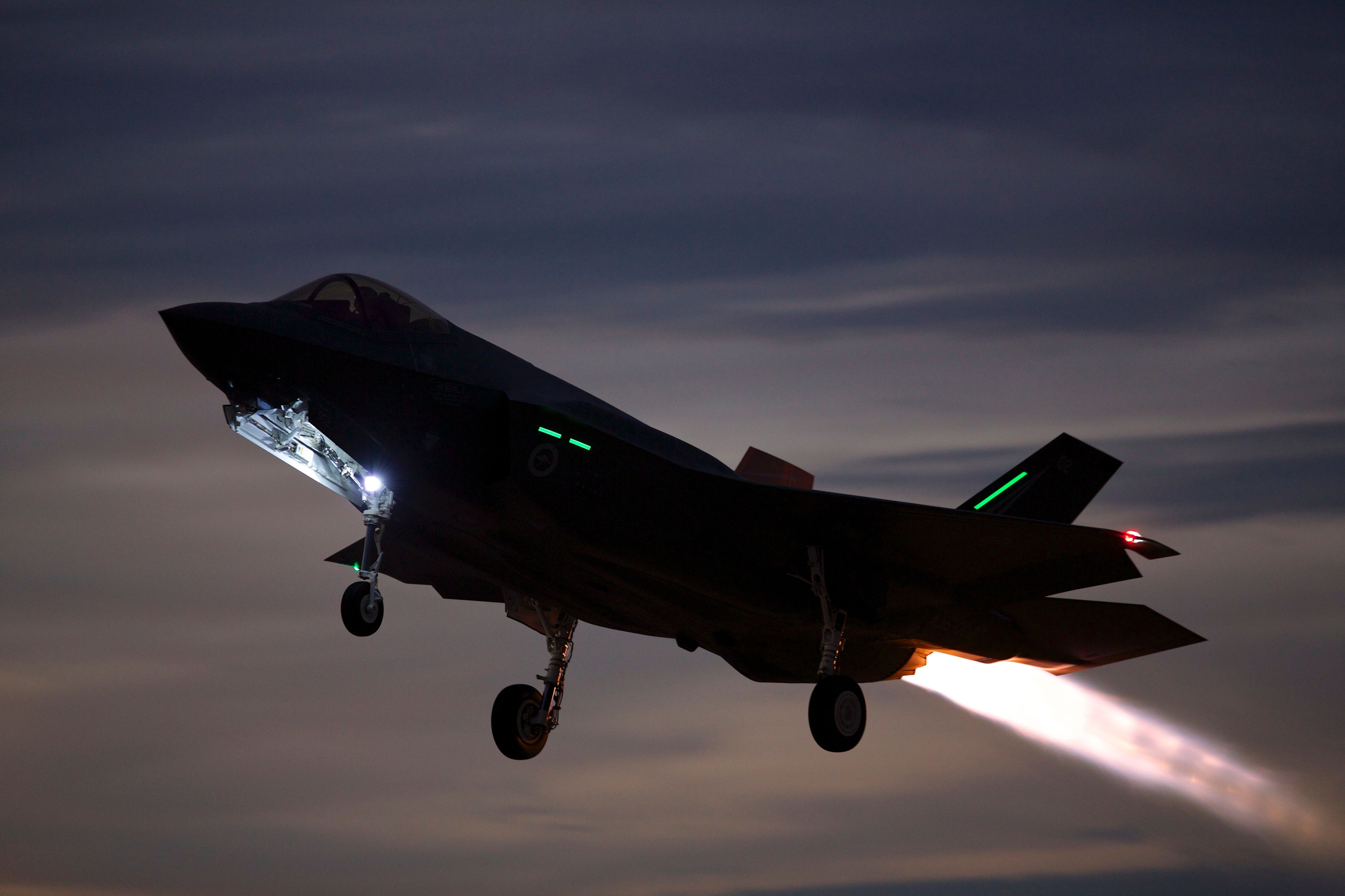 5760x3840 Wallpaper Lockheed Martin, Bomber, F 35B, Fighter For Mobile And Desktop, Section авиация, Resolution 5760x3840