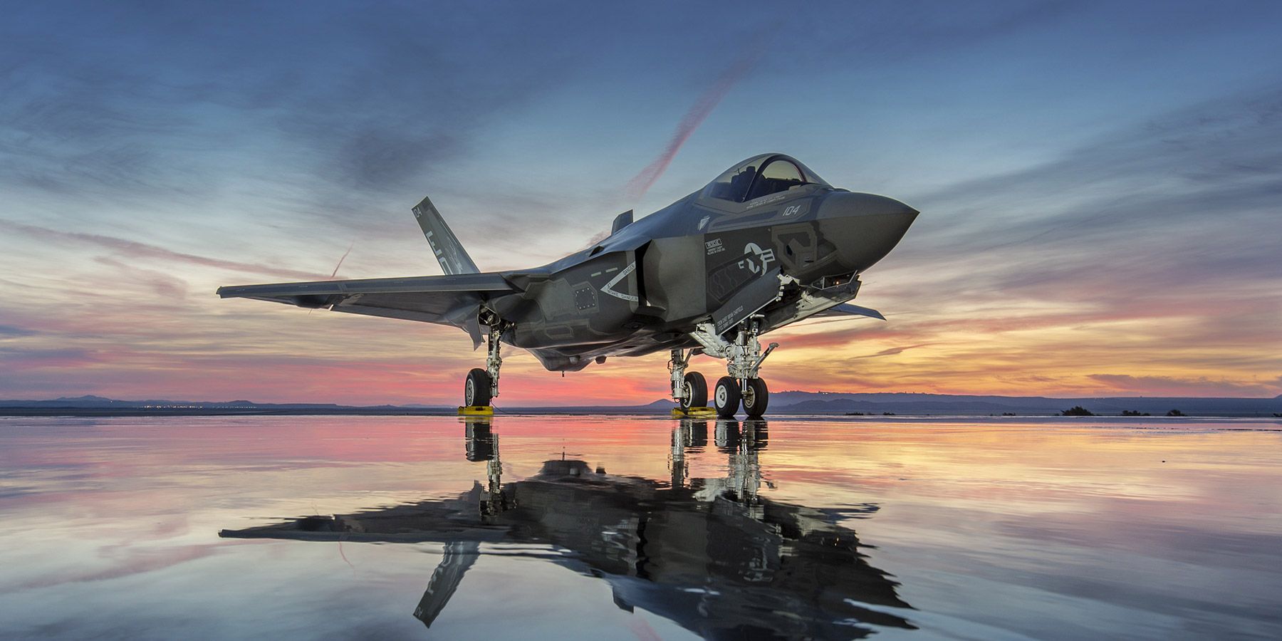1800x900 F 35