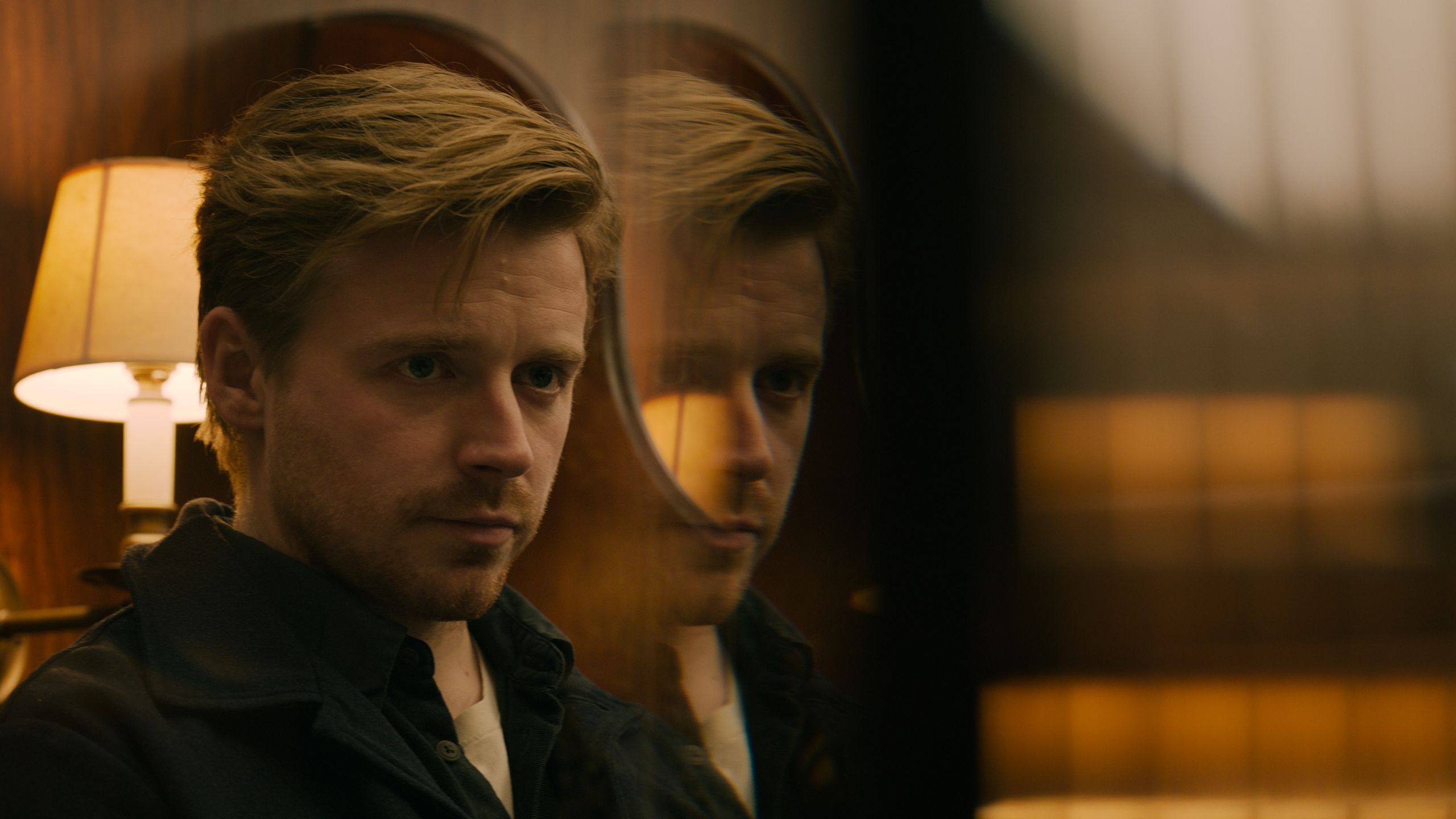 2560x1440 Jack Lowden on 'Slow Horses, ' Learning From Gary Oldman and Perfecting the Tom Cruise Run