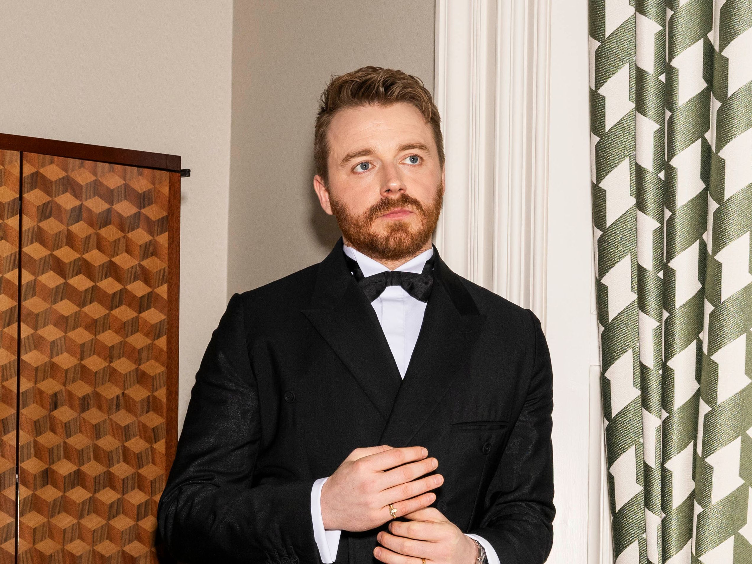 2544x1908 Jack Lowden Just Wants To Give Thanks To “really High Waisted Pants”