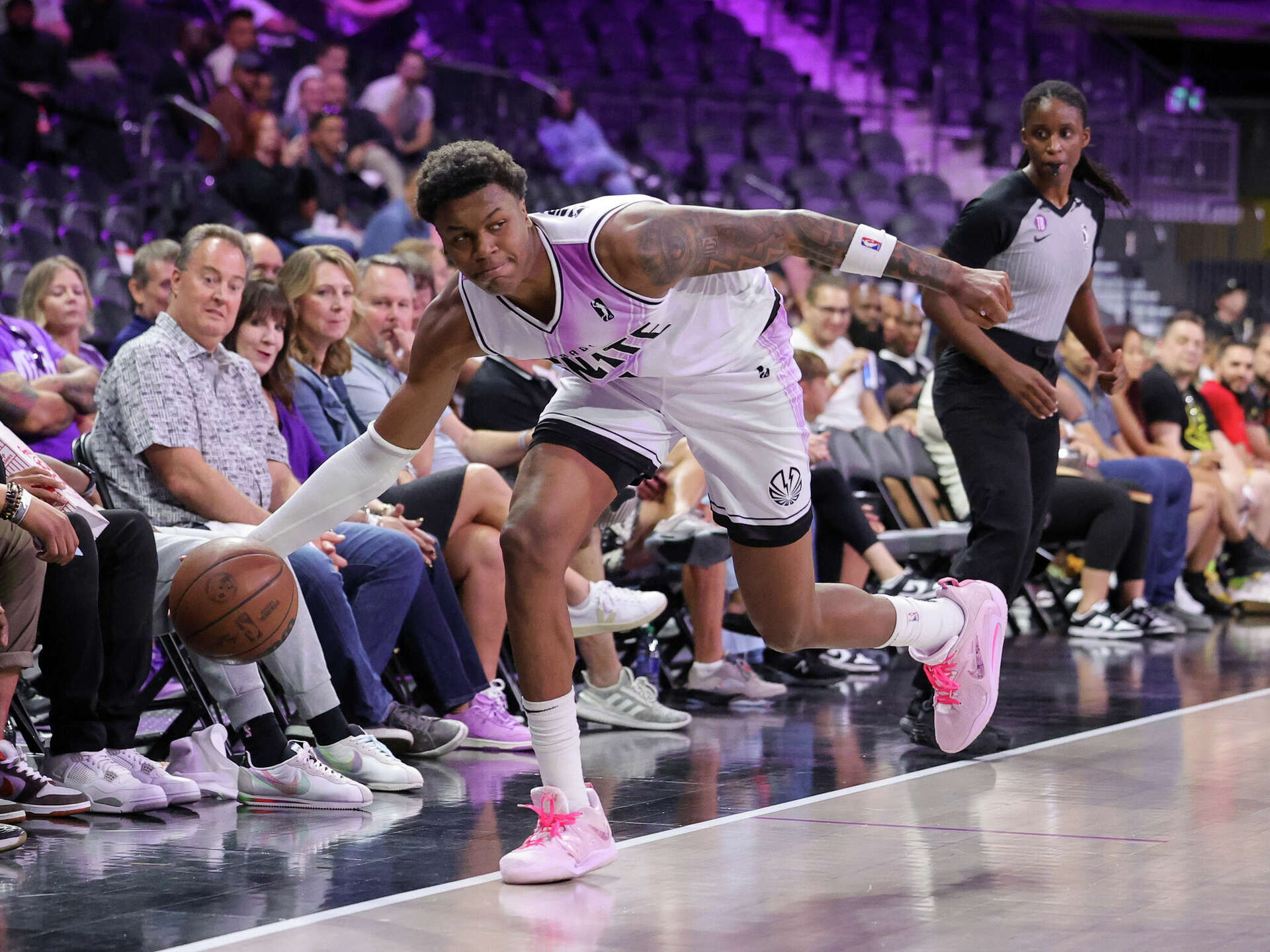 1920x1440 NBA draft: Bucks pick former Houston high school standout Tyler Smith