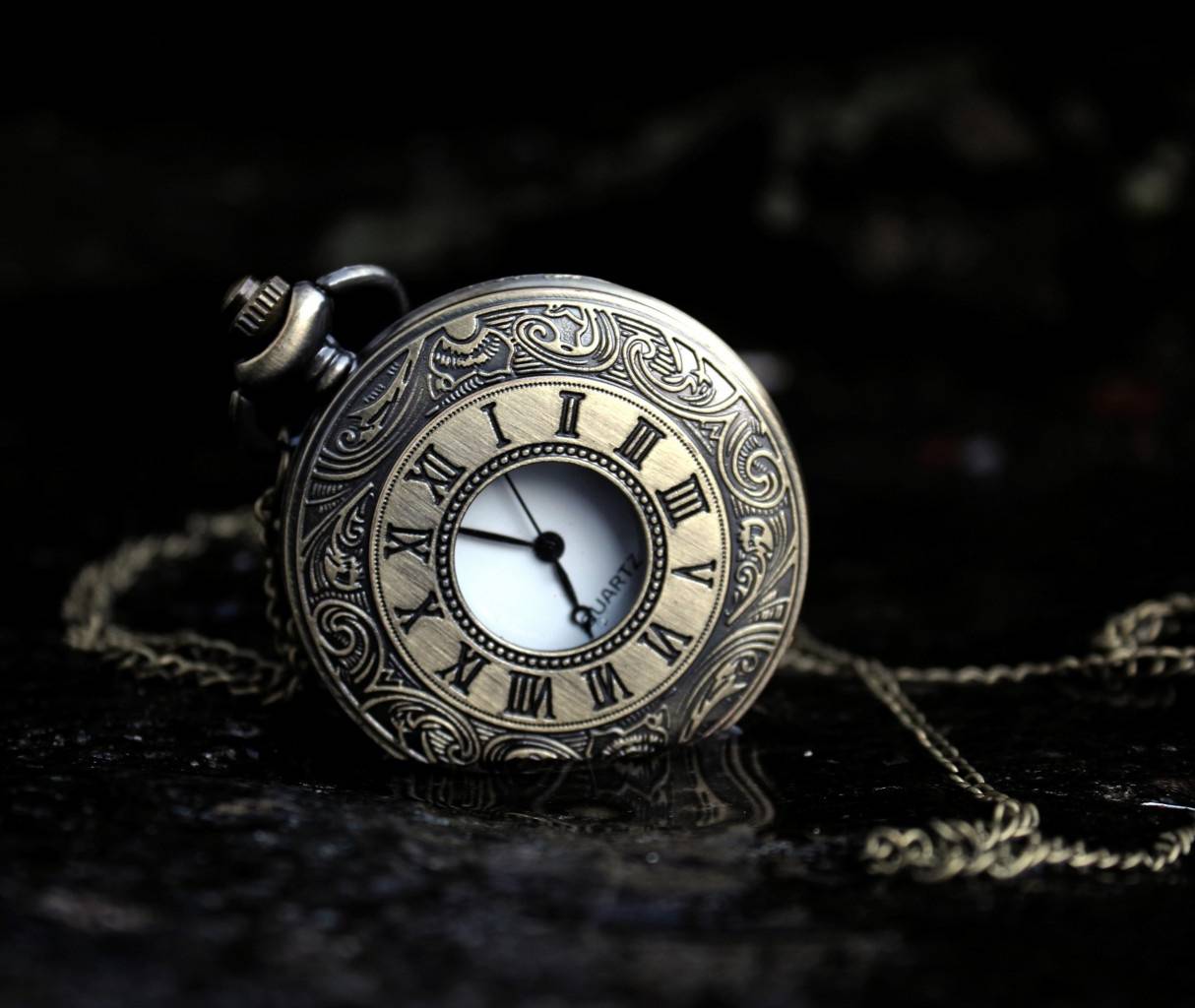 1214x1024 Old Watch wallpaper